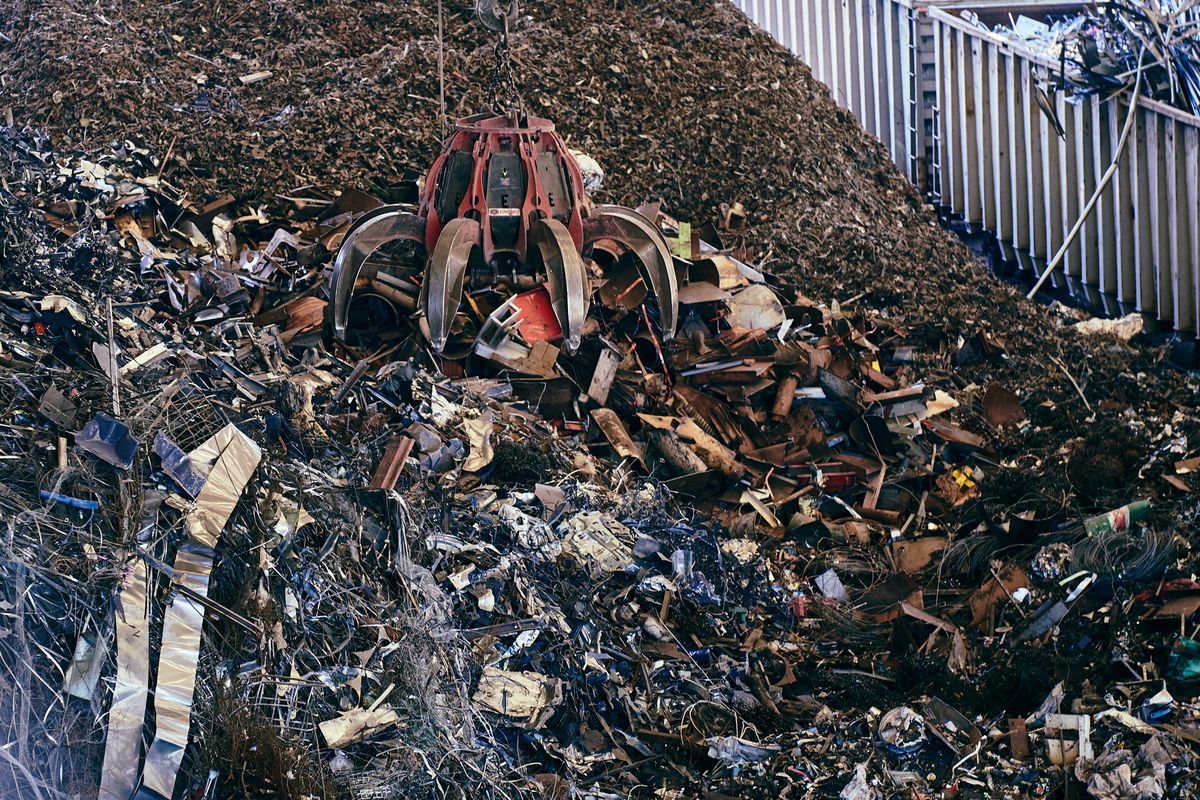 Złomowisko i elementy pojazdów przeznaczone do recyklingu