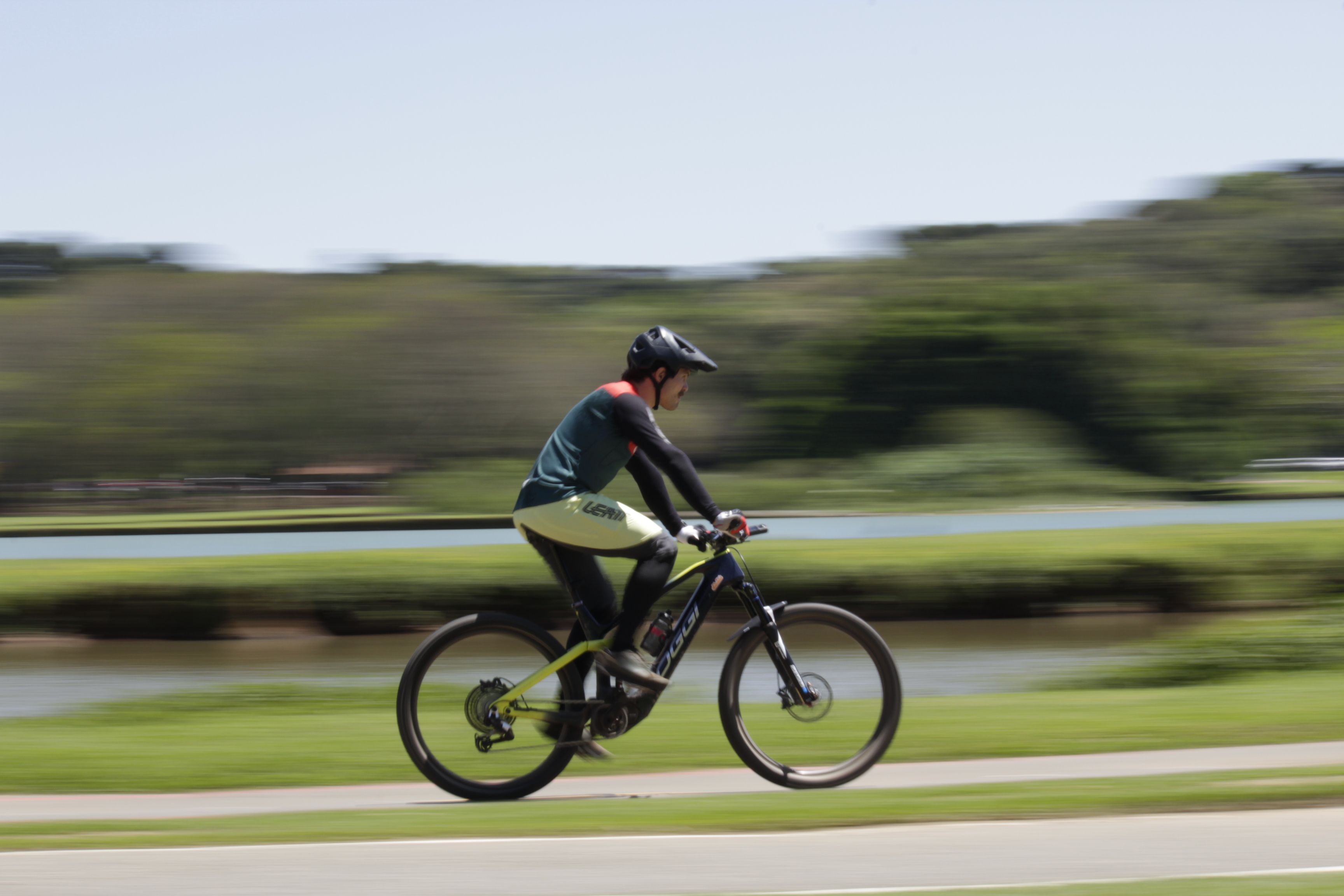 Velocity E-Trail