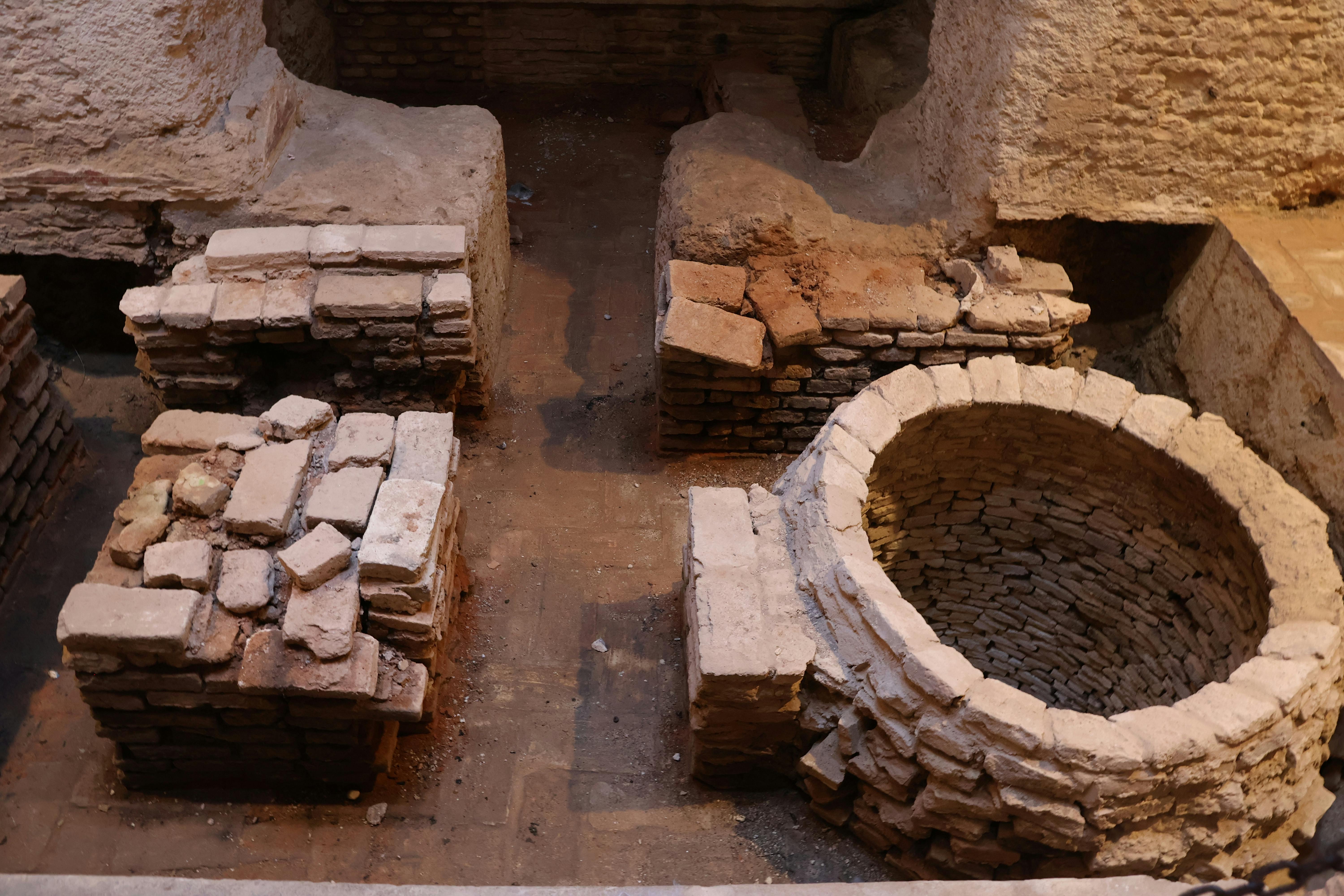 recorriendo las estancias de los baños