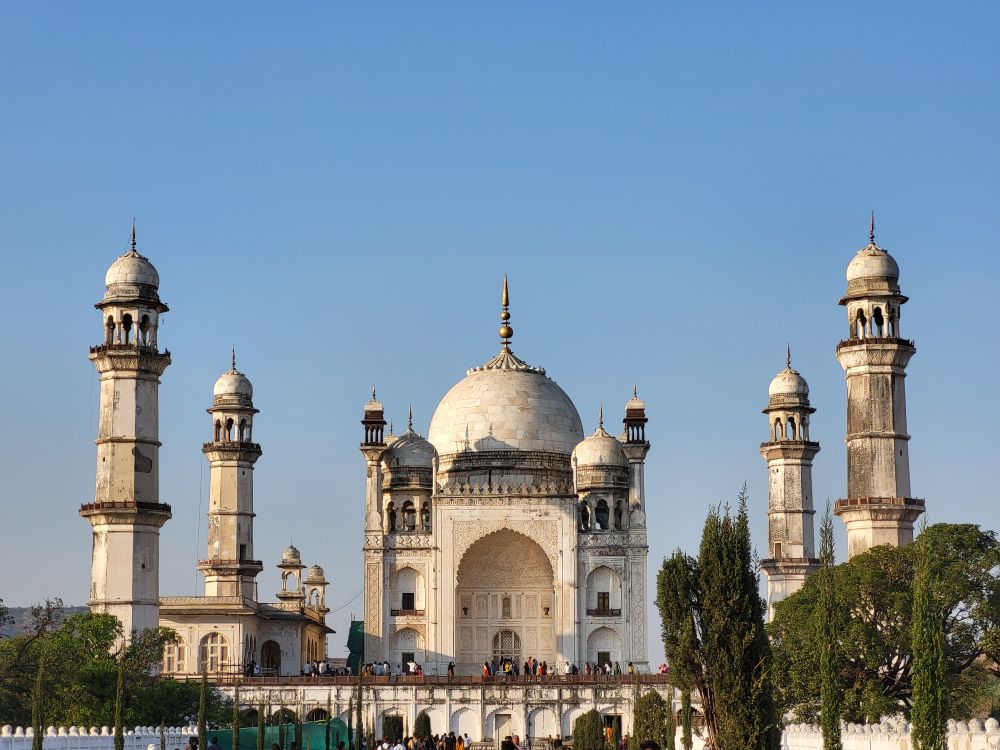 Front View Of Bibi Ka Maqbara In Aurangabad Free Stock Photo front-view-of-bibi-ka-maqbara-in-aurangabad-free-stock-photo