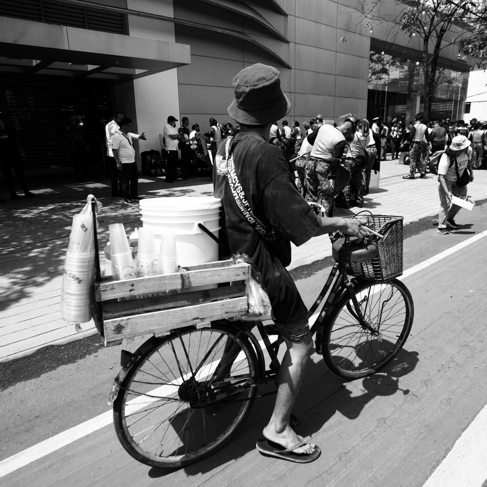 Heage — student move with boxes and a van