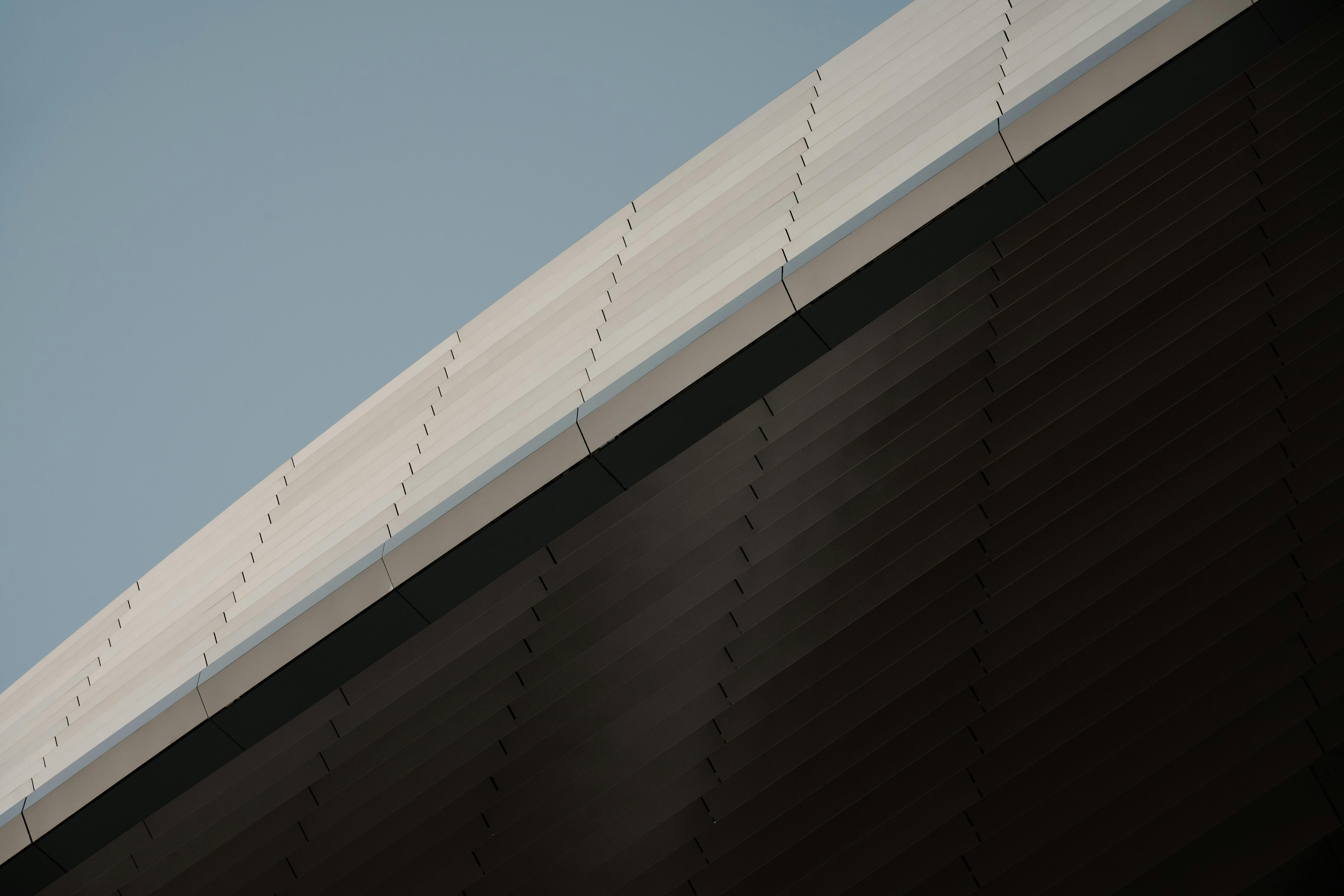 Gratis Et abstrakt bilde av moderne arkitektur i Madrid, som viser frem slanke linjer og geometrisk design. Arkivbilde