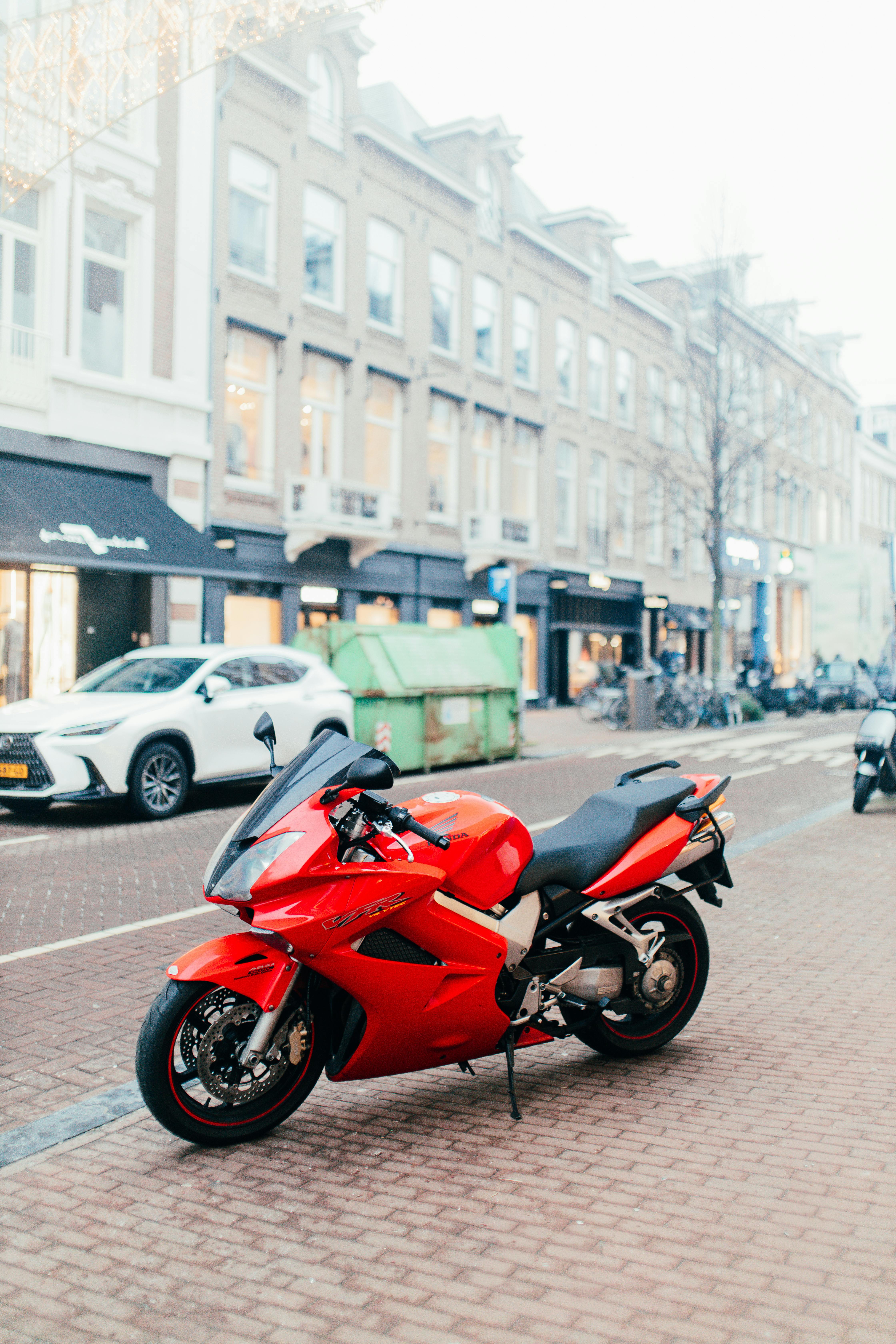 бесплатная Бесплатное стоковое фото с автоспорт, архитектура, байк Стоковое фото