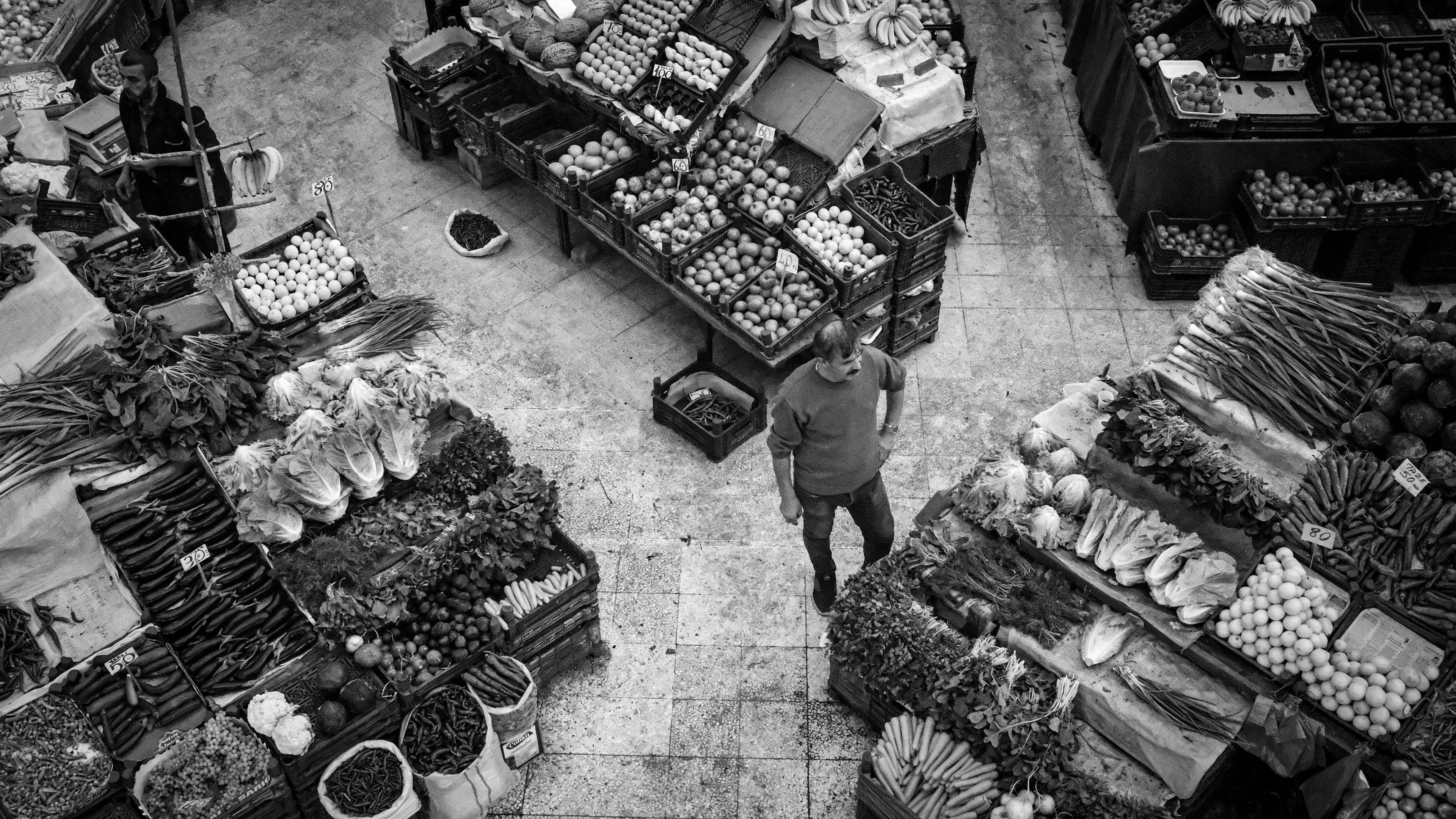 Black and White Fruit Market Stall in India · Free Stock Photo