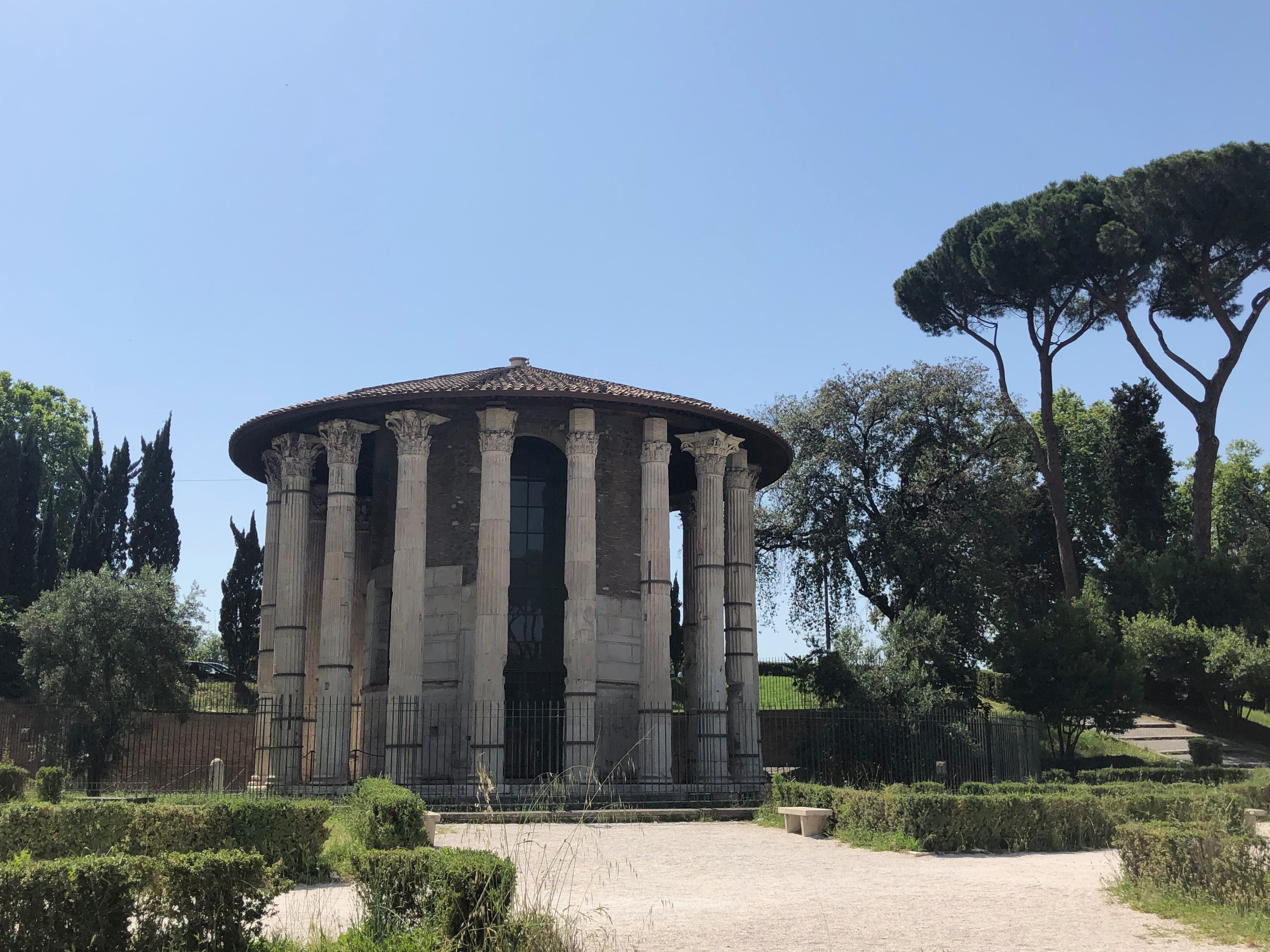 I've Been a Tour Guide in Rome for 17 Years—Here Are 8 Hidden Gems You Won't Find in Guidebooks — Photo by Brett Bennett on P