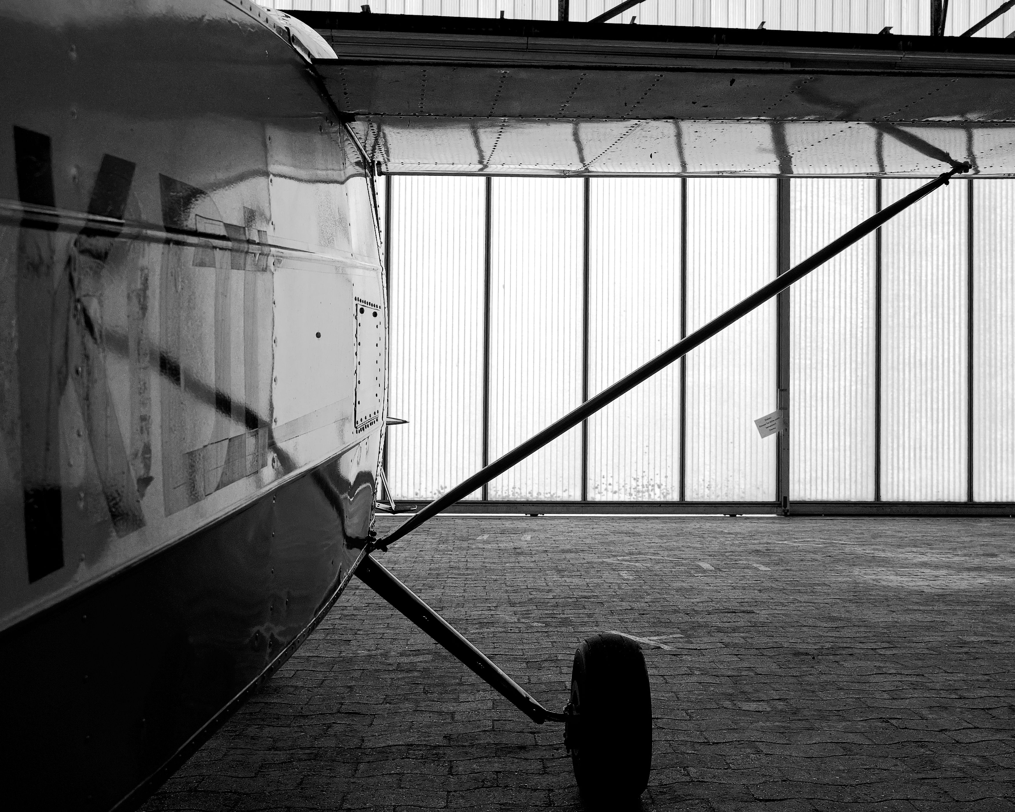 Falkenberg-Lönnewitz Airfield (EDUF), Mühlberg — private jet cleaning