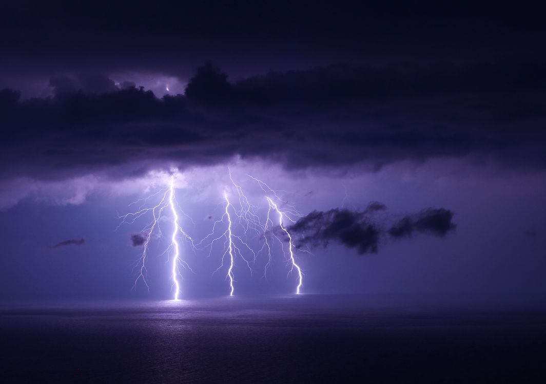 Dramatic Lightning Storm Over Sea in Türkiye · Free Stock Photo