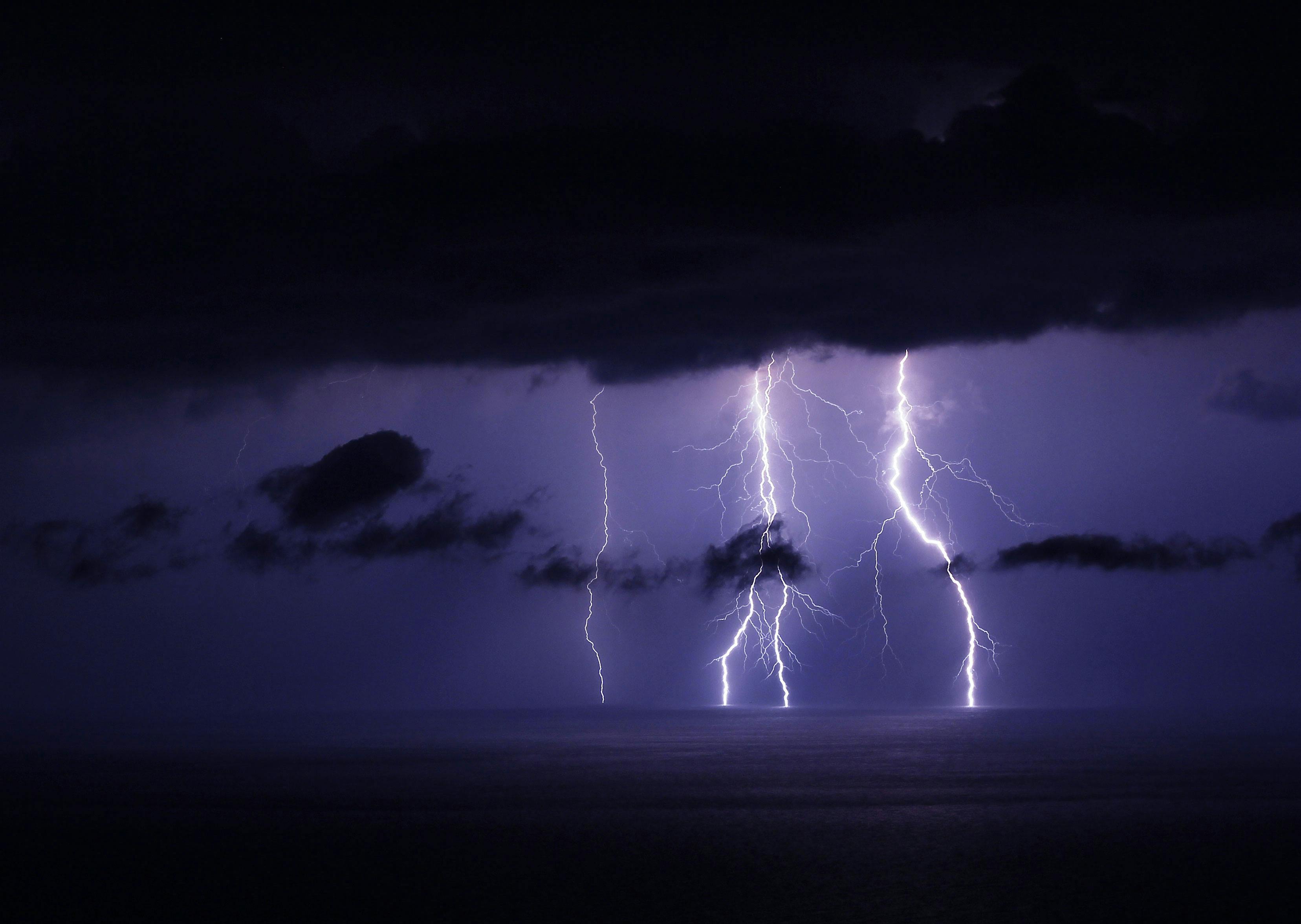 What to know about insurance claims as storm season hits Wisconsin — Photo by Orhan Namlı on Pexels