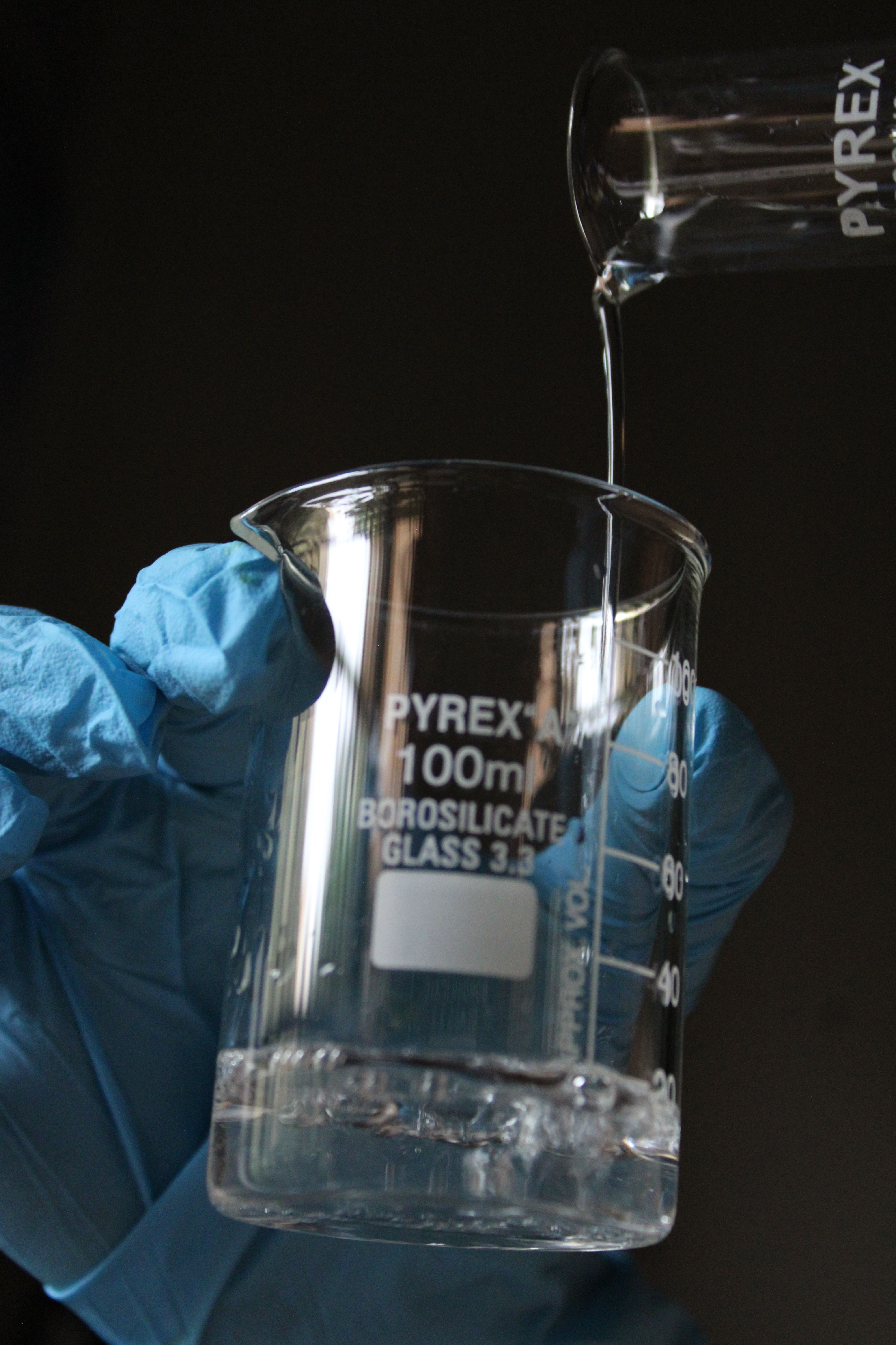 Precise liquid pour into beaker