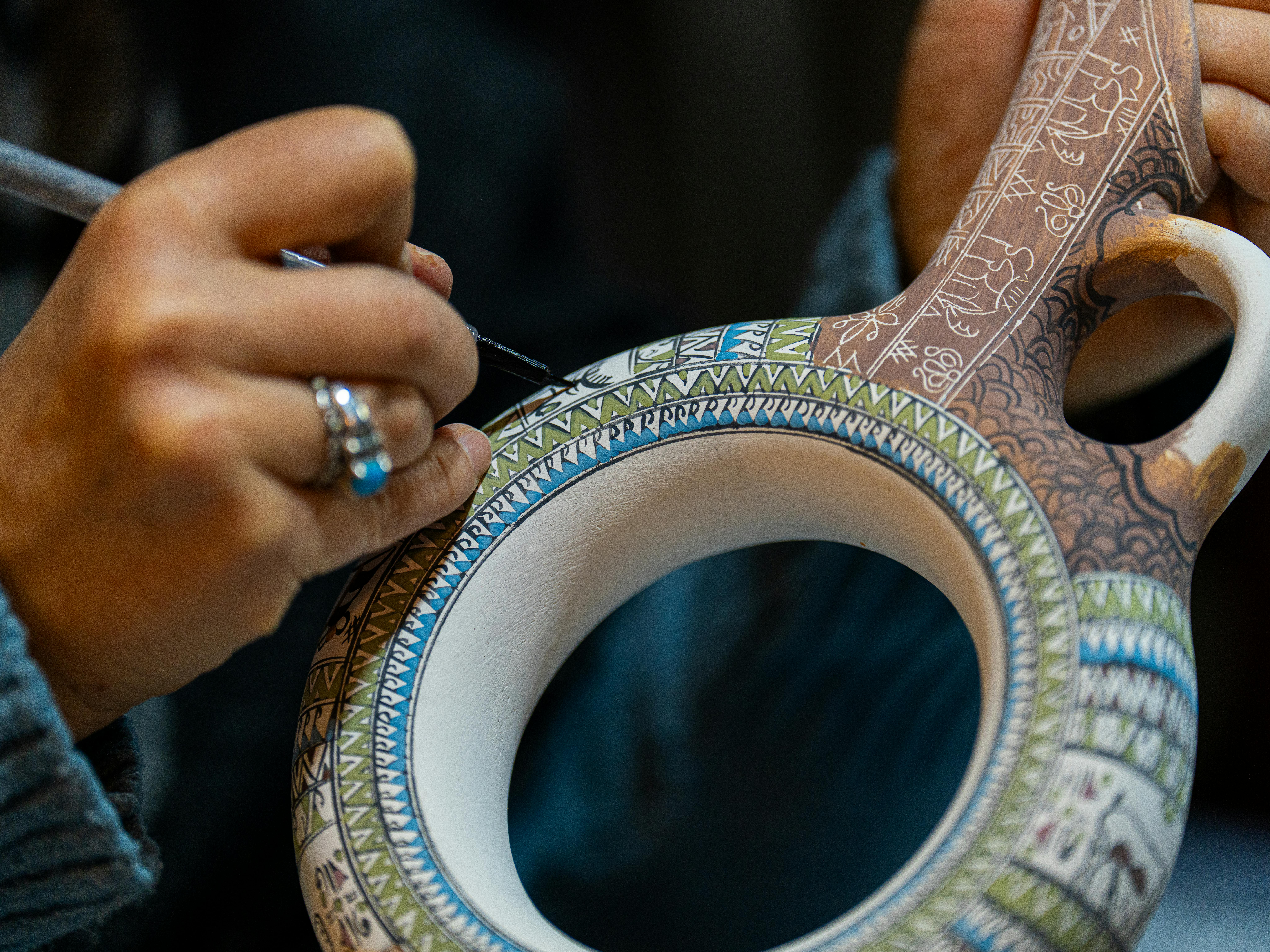 Arts and crafts as free time activity in England 2016, by age — Photo by Talha Kılıç on Pexels