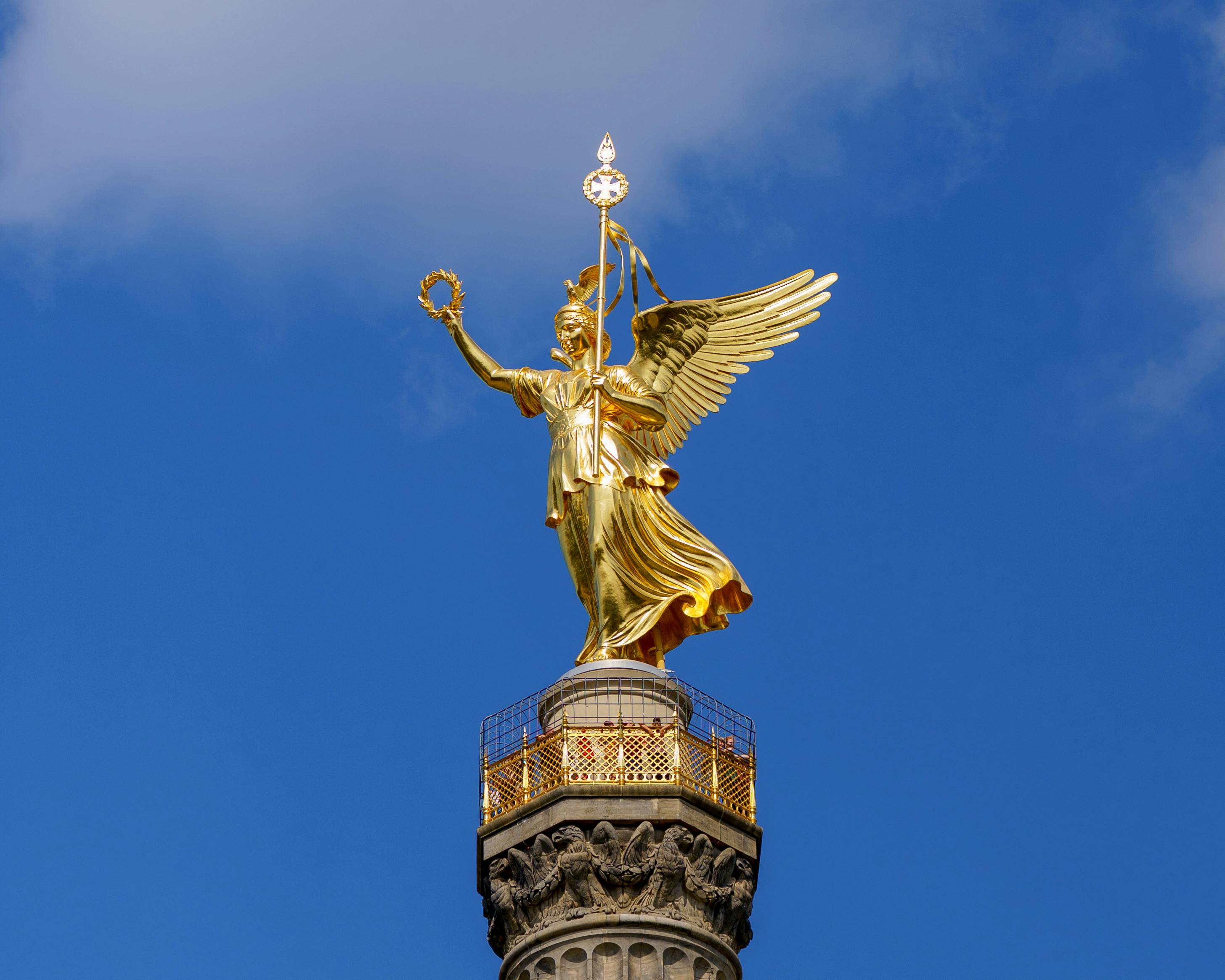 川普攻擊伊朗目標邊打邊改 擴大政治風險