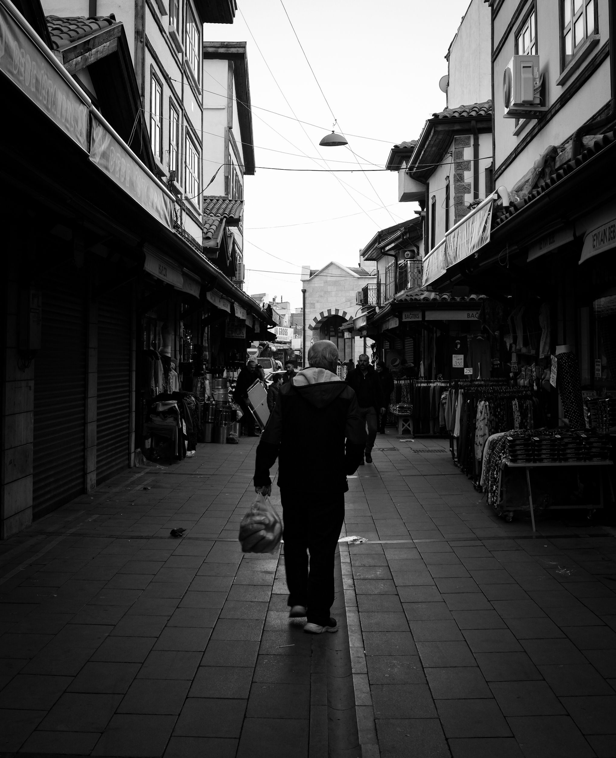 Black and White Street Scene in Historical Market · Free Stock Photo