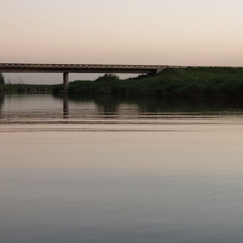 Foto profissional grátis de espaço, ponte do rio, rio