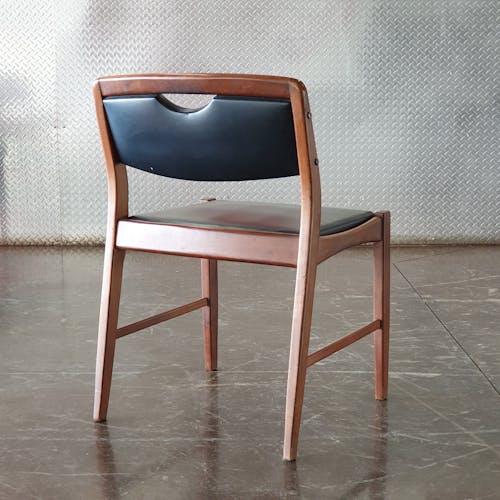 Foto profissional grátis de cadeira, cadeira moderna de meados do século, cadeira retro