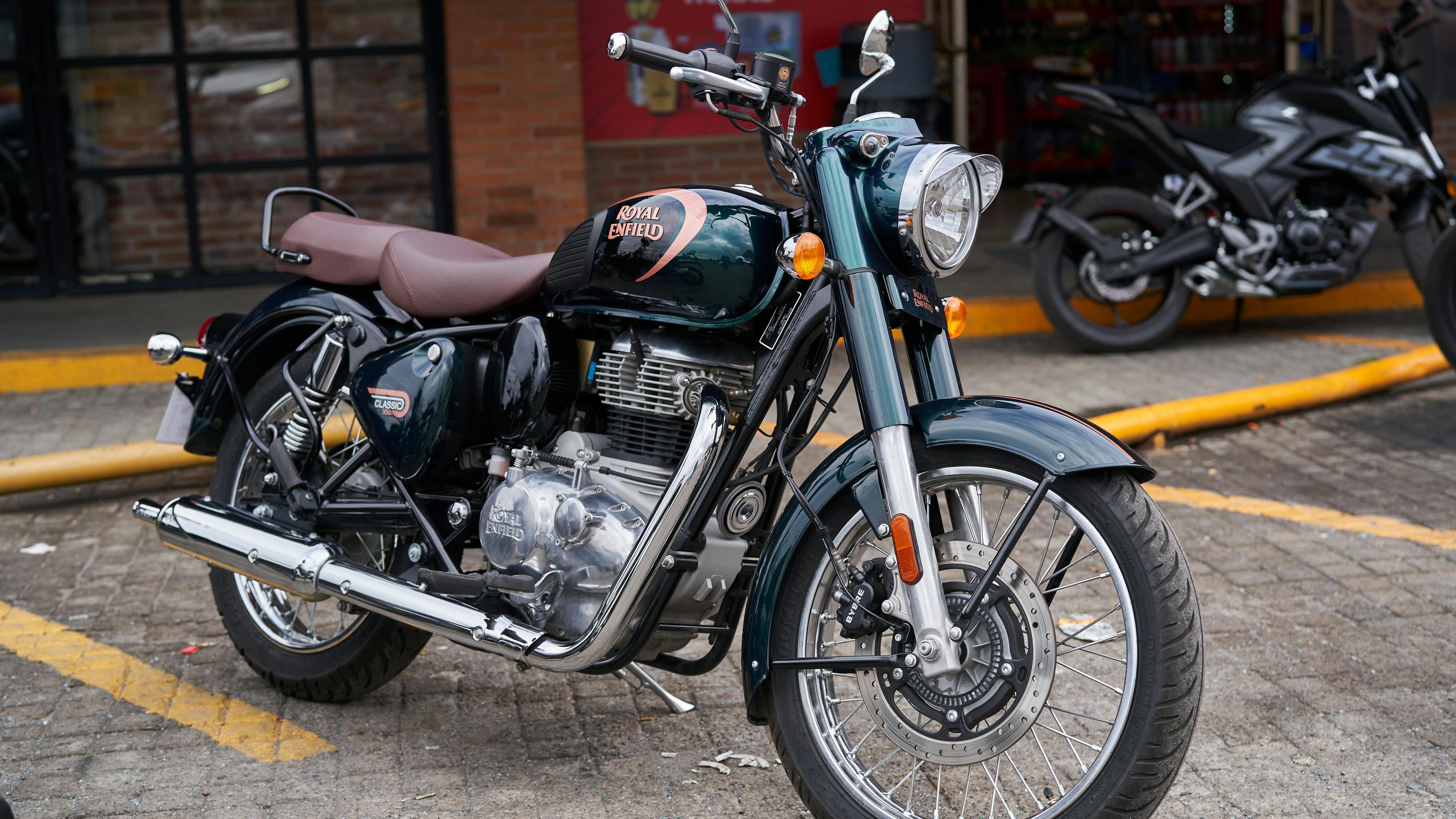 Discover motorcycle in Calgary: Laws, Costs, and Ownership Guide