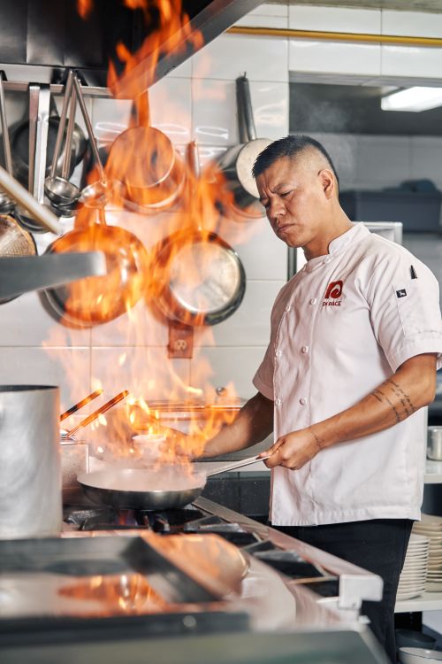 Fire Kitchen Masterchef Chef Cooking with Flames in a Professional Kitchen · Free Stock Photo