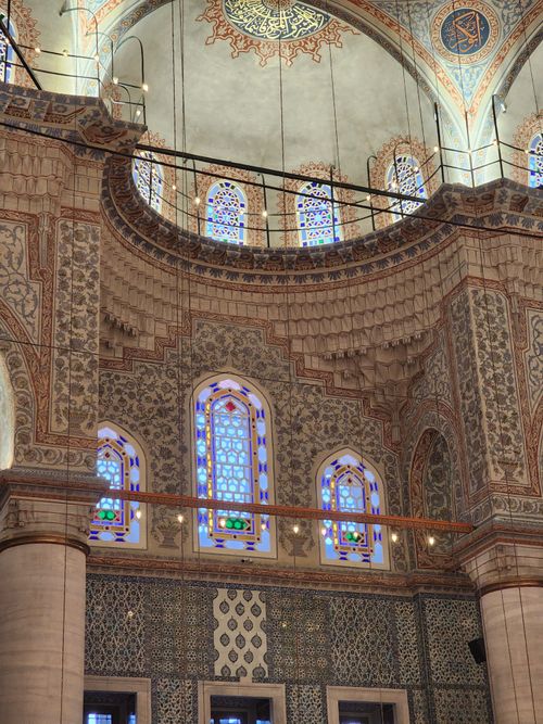 Free Intricate mosque interior in İstanbul featuring stunning stained glass windows and ornate architecture. Stock Photo