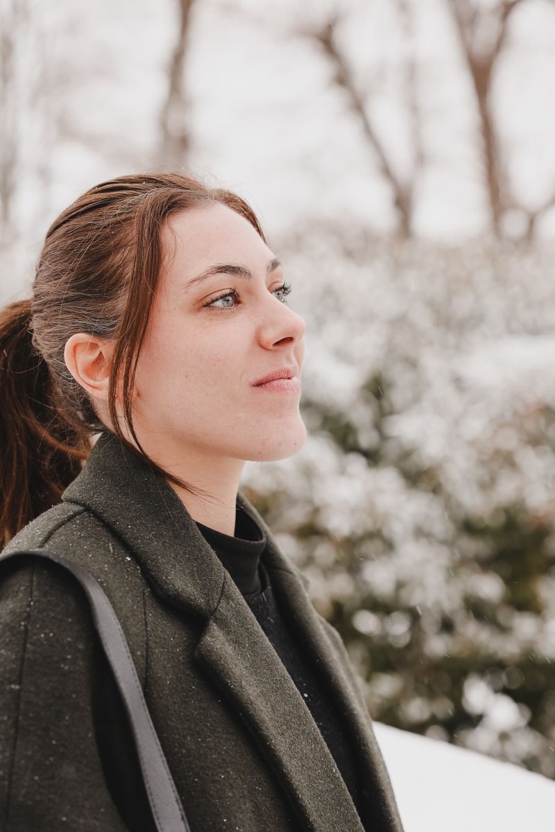 Editorial portrait, photo by Manon Thvnd on Pexels