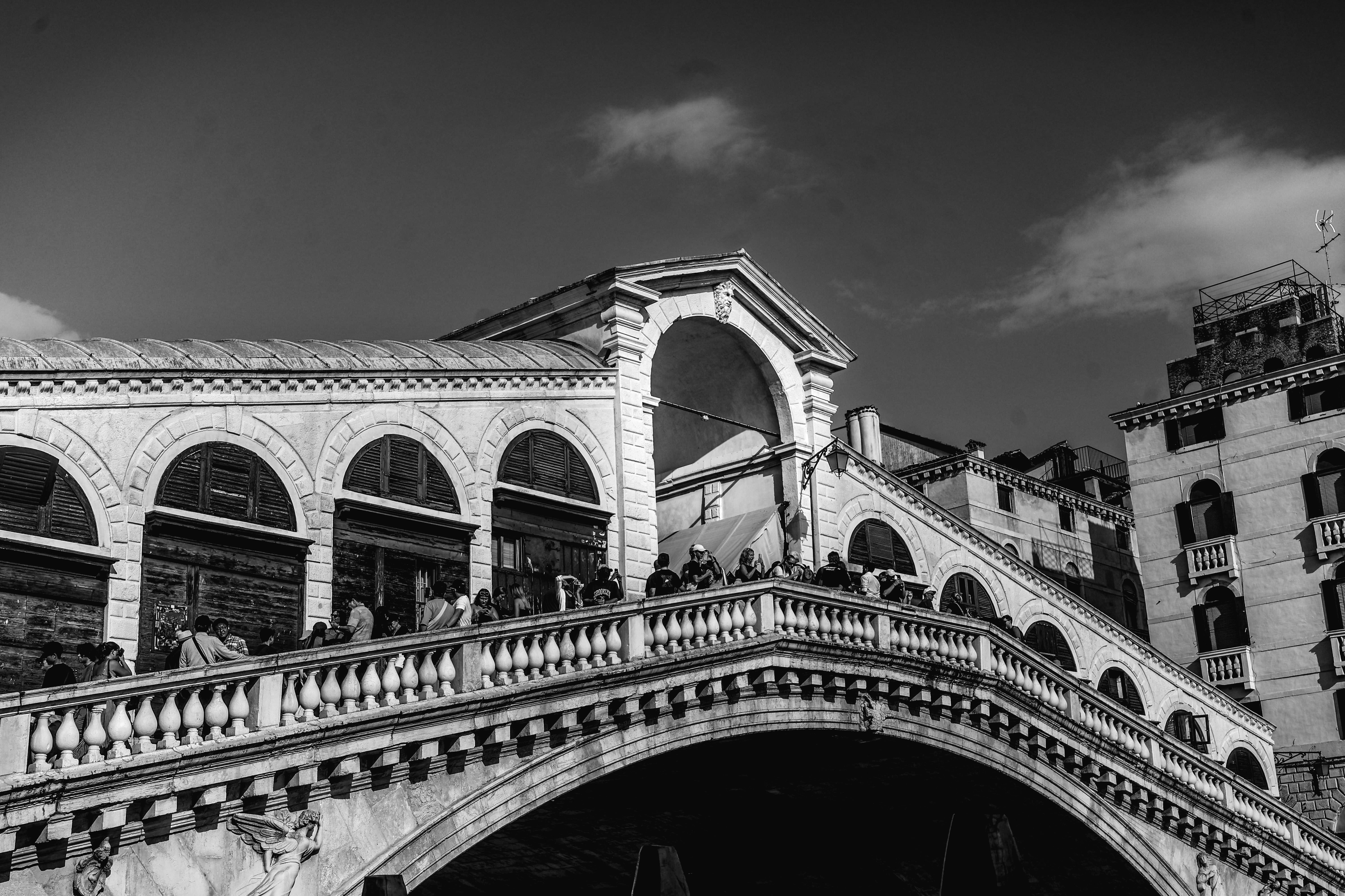 Rialto Bridge spanning the Grand Canal in Venice.