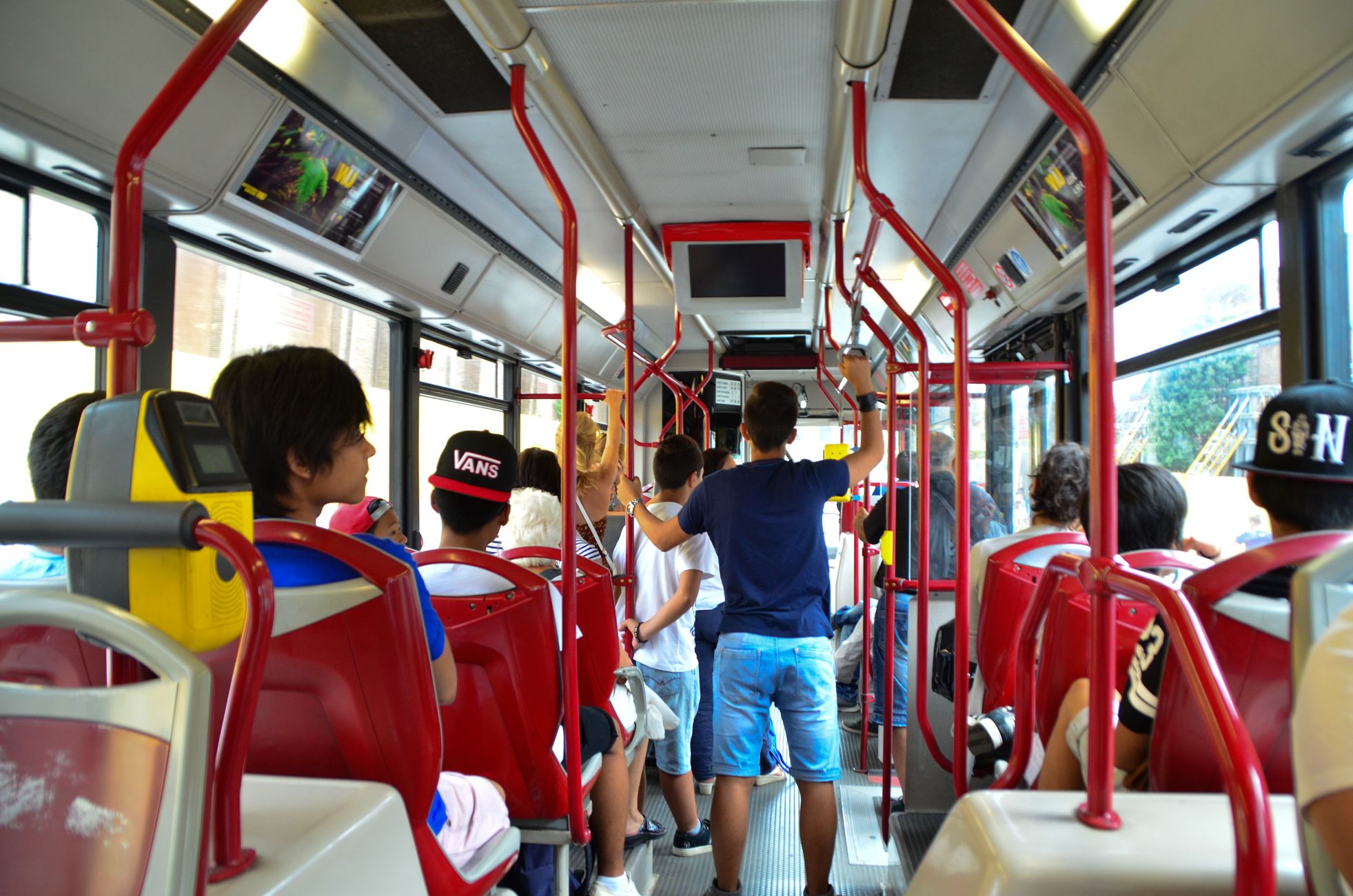 Nieuw bestuur Eindhoven start met proef gratis bus en 21.500 extra woningen