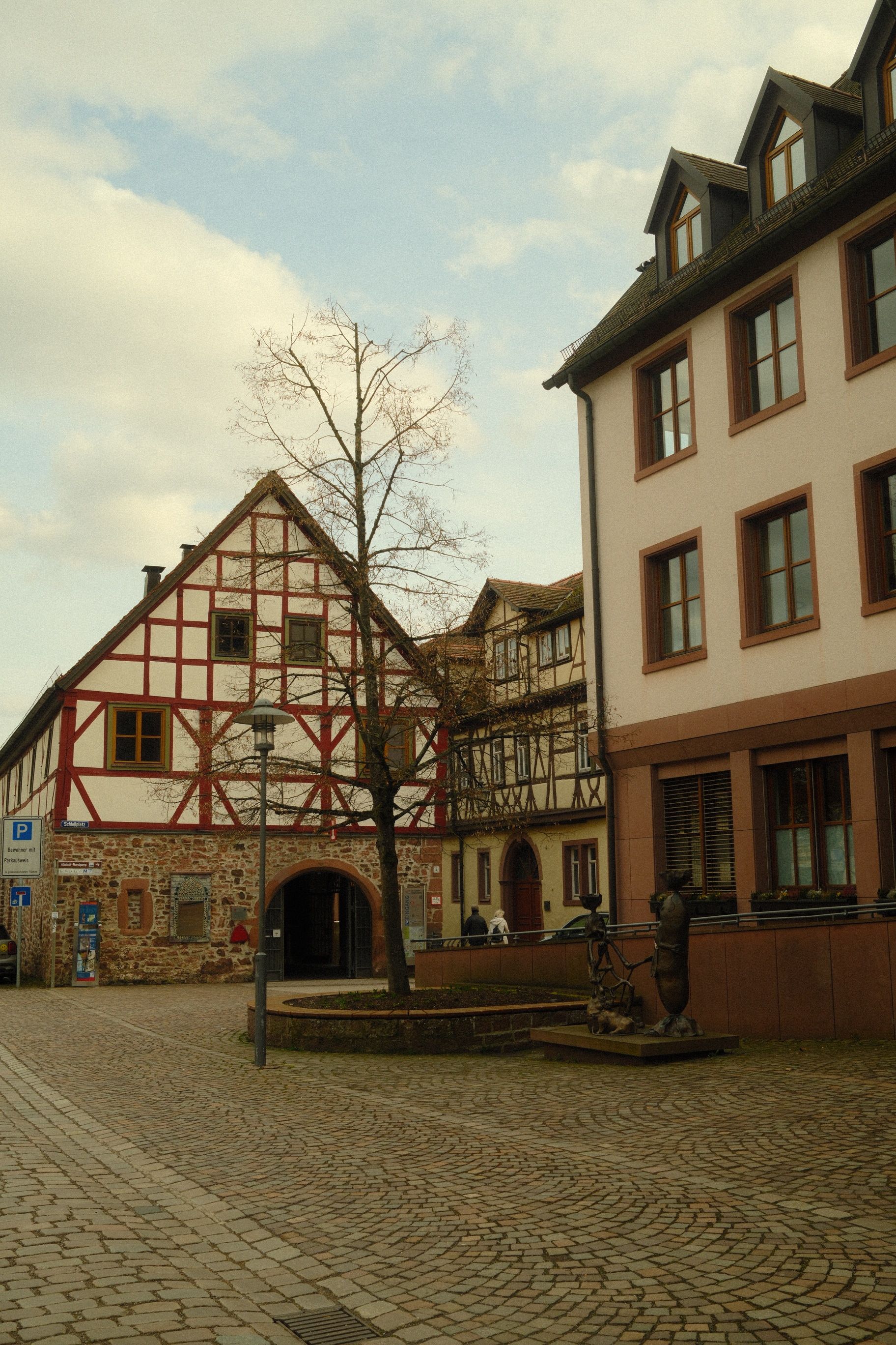 Idyllic scene of traditional half-timbered architecture in Loram Main, Germany.