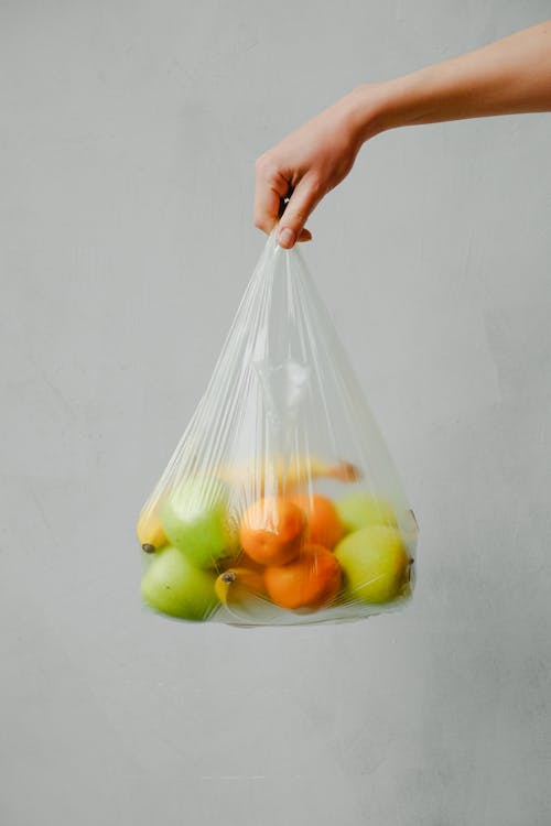 Frutta In Un Sacchetto Di Plastica