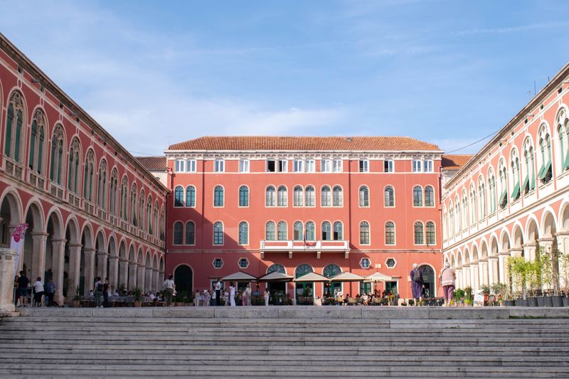 Prokurative, la Plaza de la República en Split