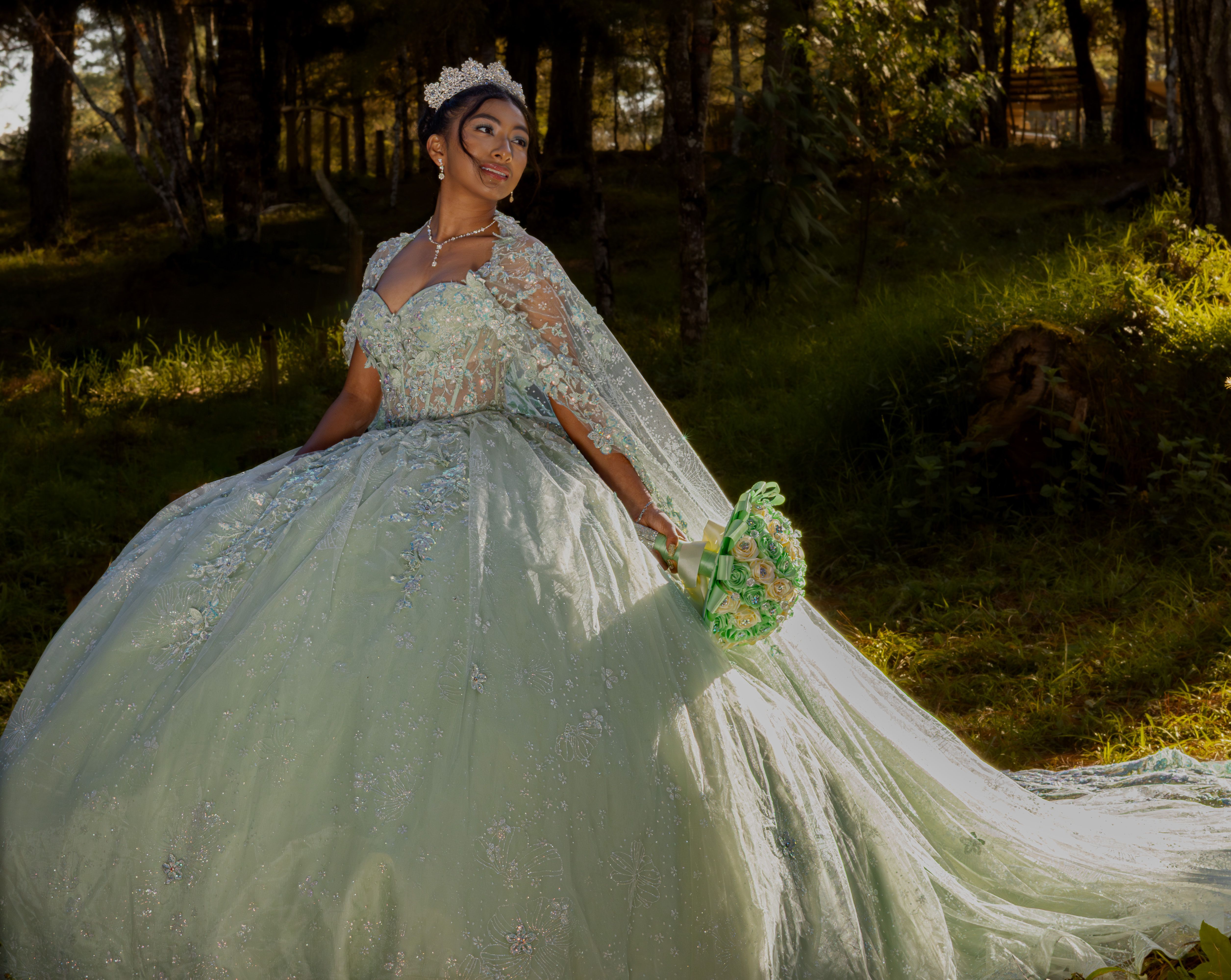 Detalle escote corazón vestido de novia princesa