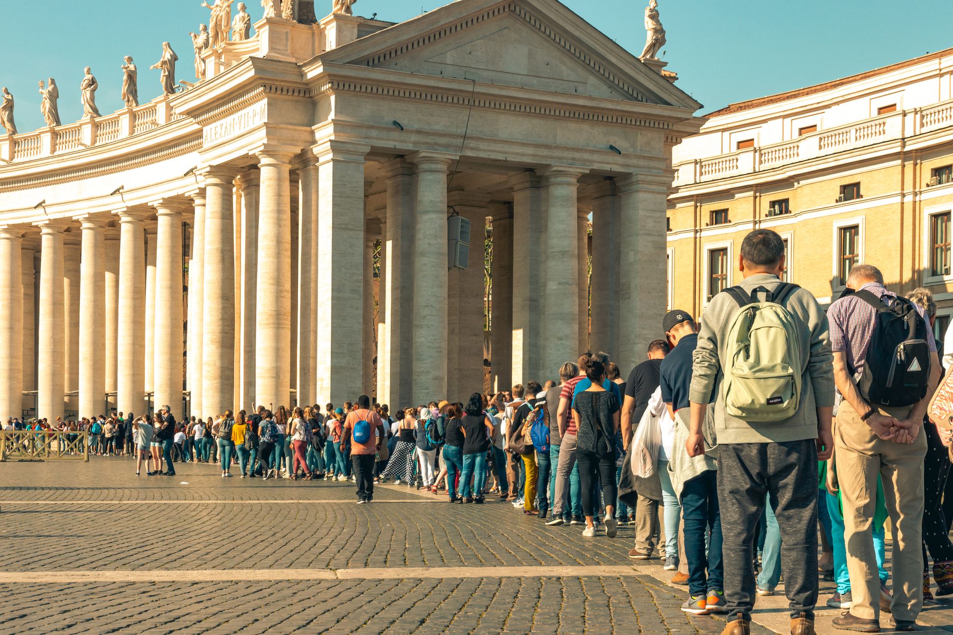 Without a pre-booked ticket, the Uffizi queue exceeds 90 minutes in peak season.