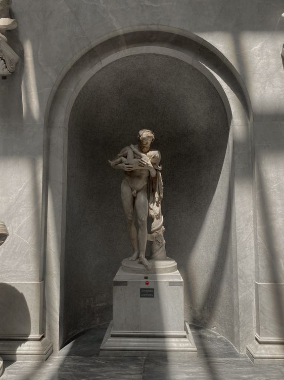 Marble Statuees Rome Classical Marble Statue in Rome Museum · Free Stock Photo