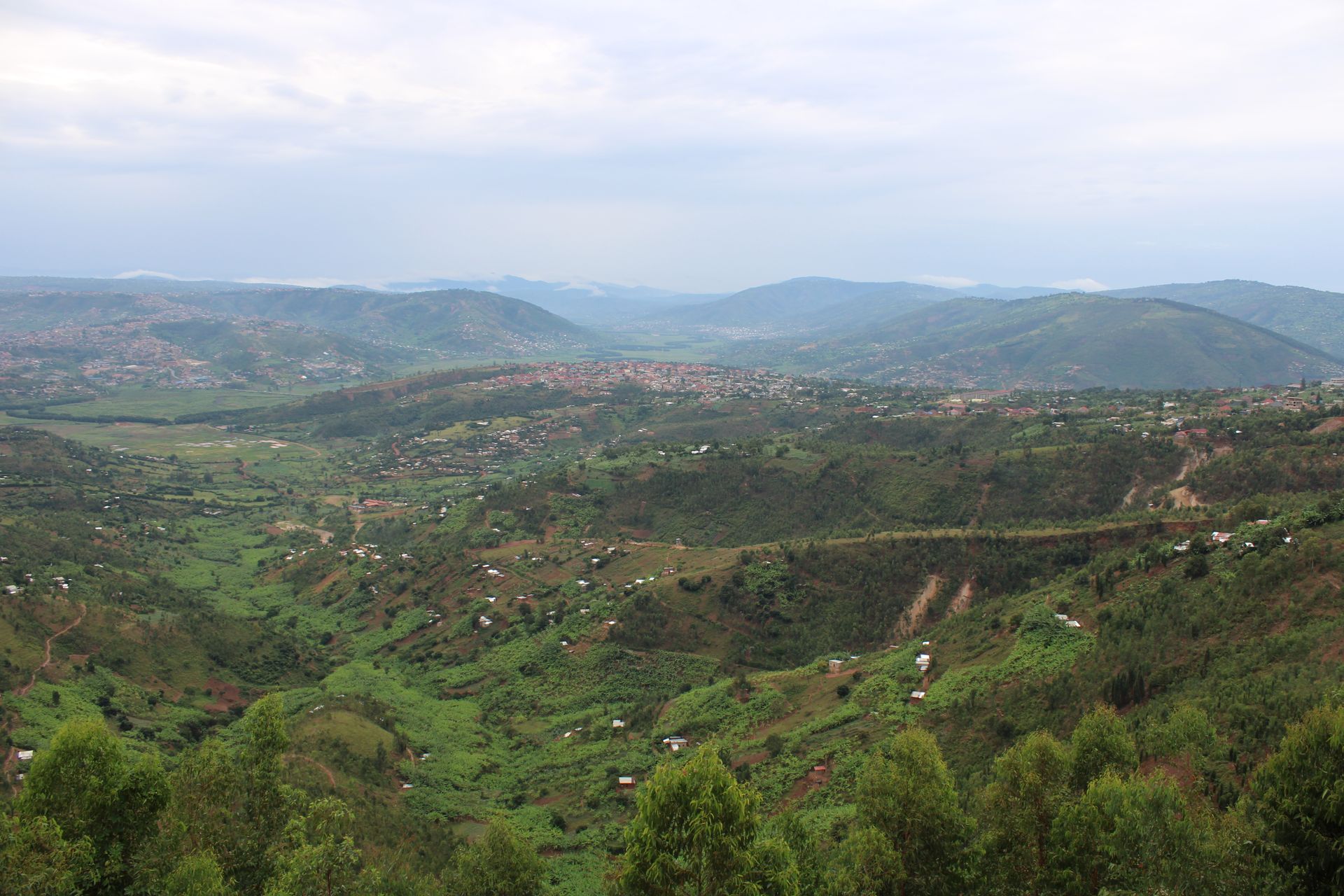 Vista aerea de las colinas de Kigali, Ruanda