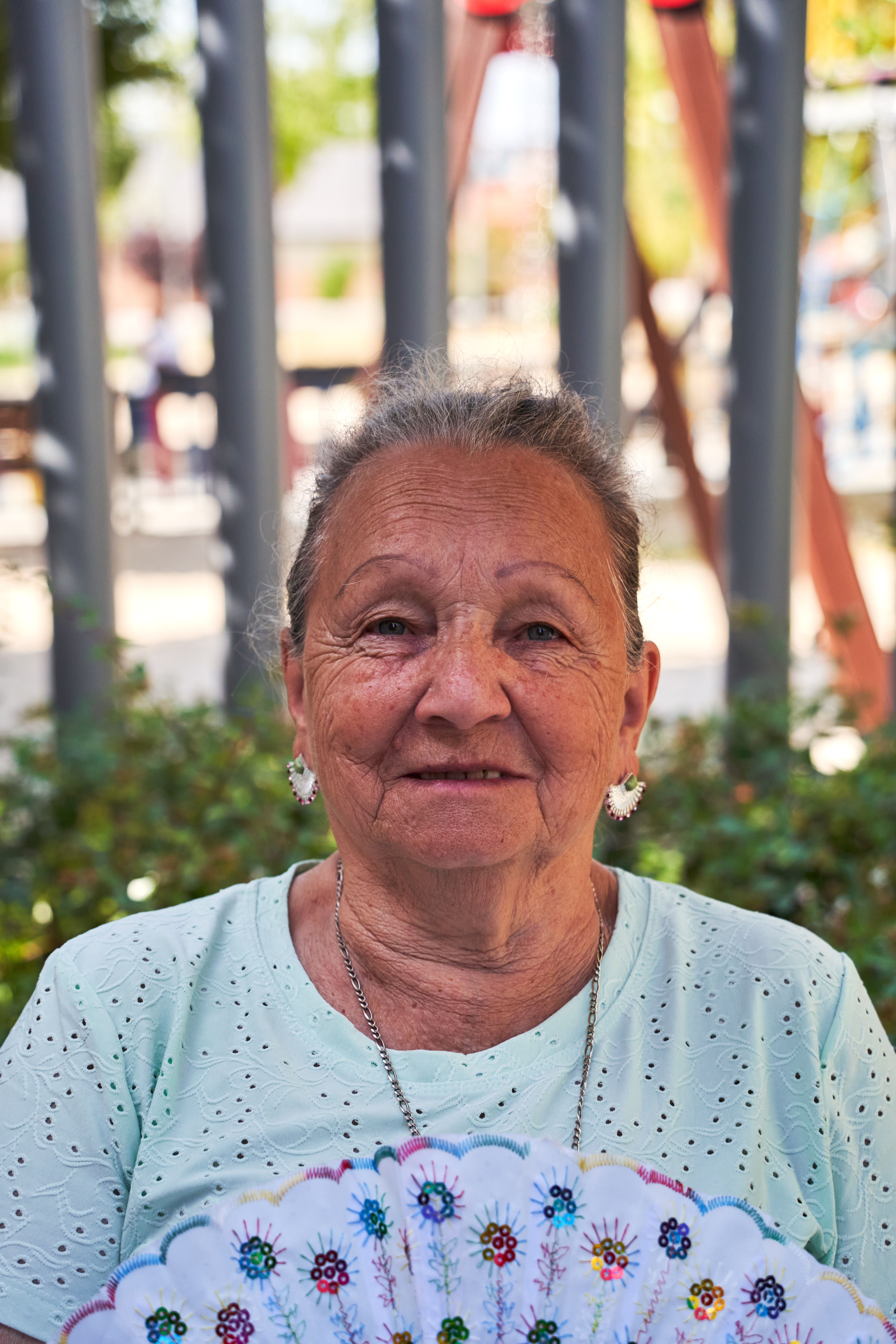 Portrait of an elderly woman outdoors in San Sebastián de los Reyes, España.