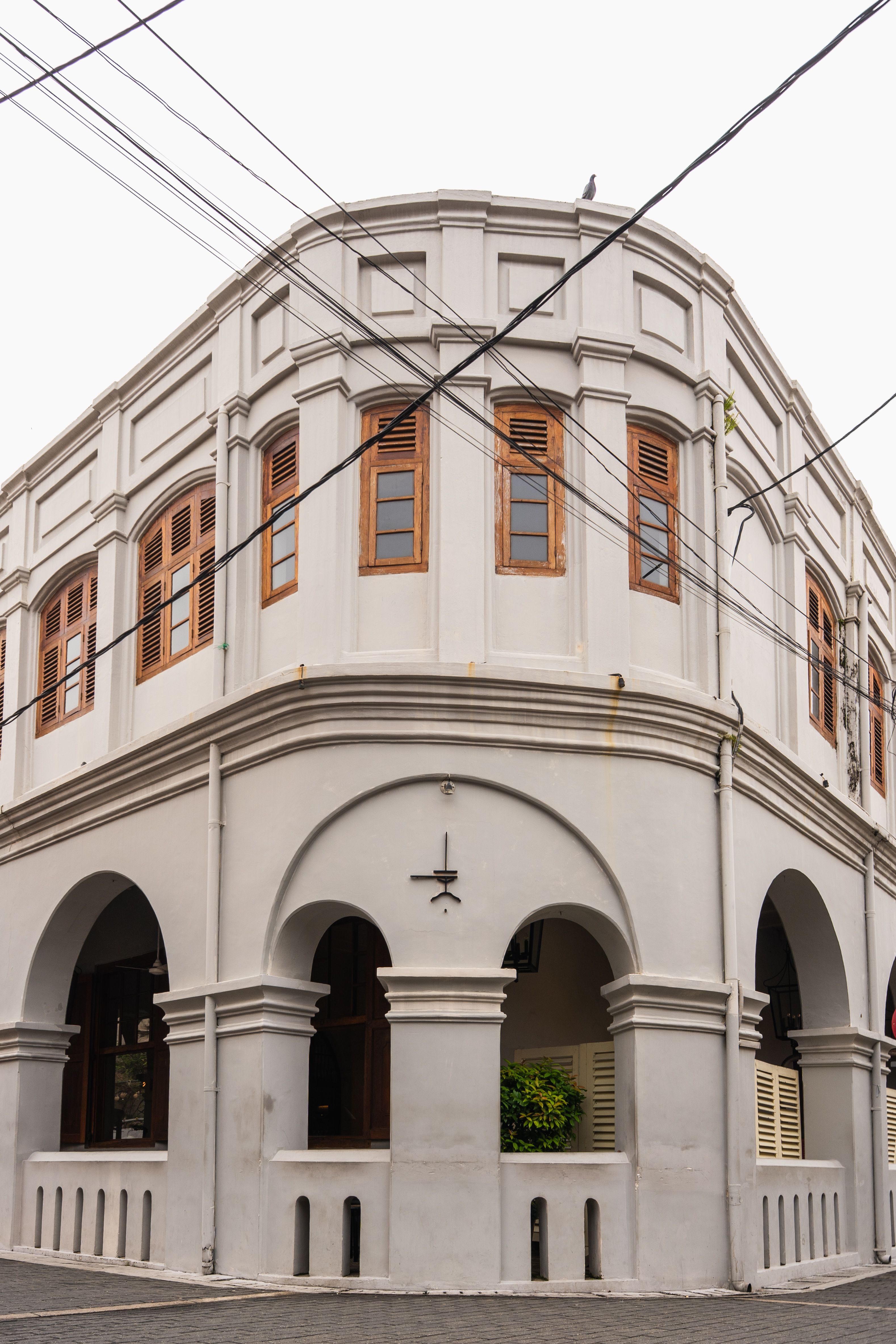 Historic Colonial Architecture in Urban Setting · Free Stock Photo