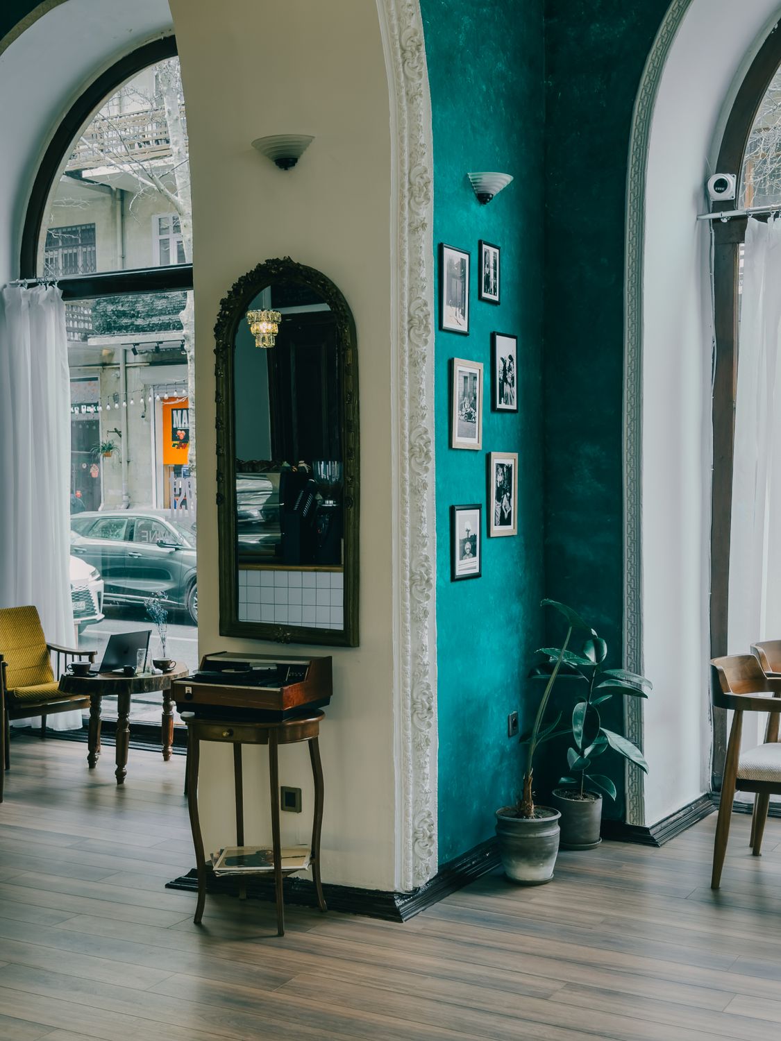 Elegant Baku Cafe Interior with Vintage Decor · Free Stock Photo