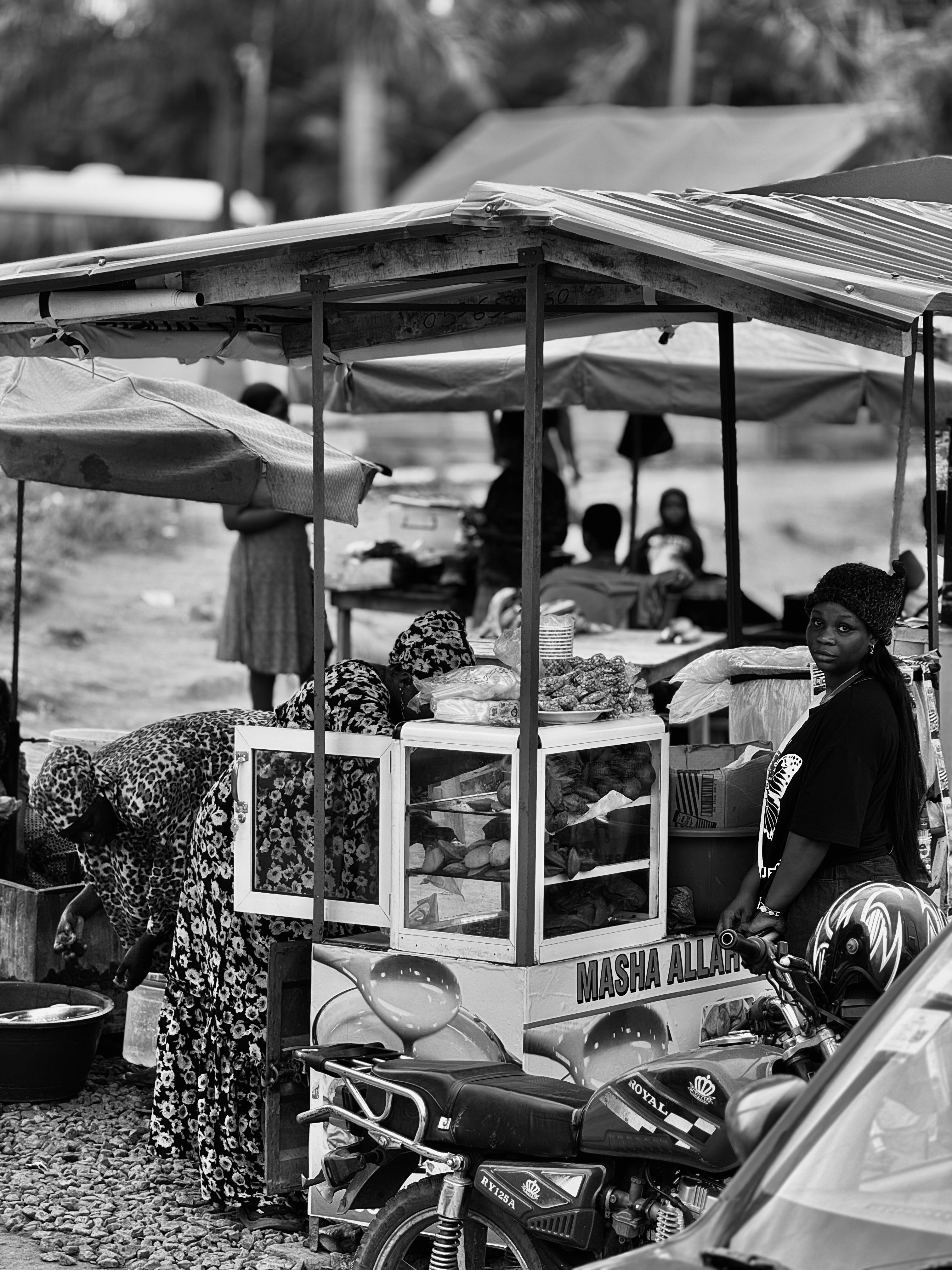 Marché et commerçants à Accra, au Ghana