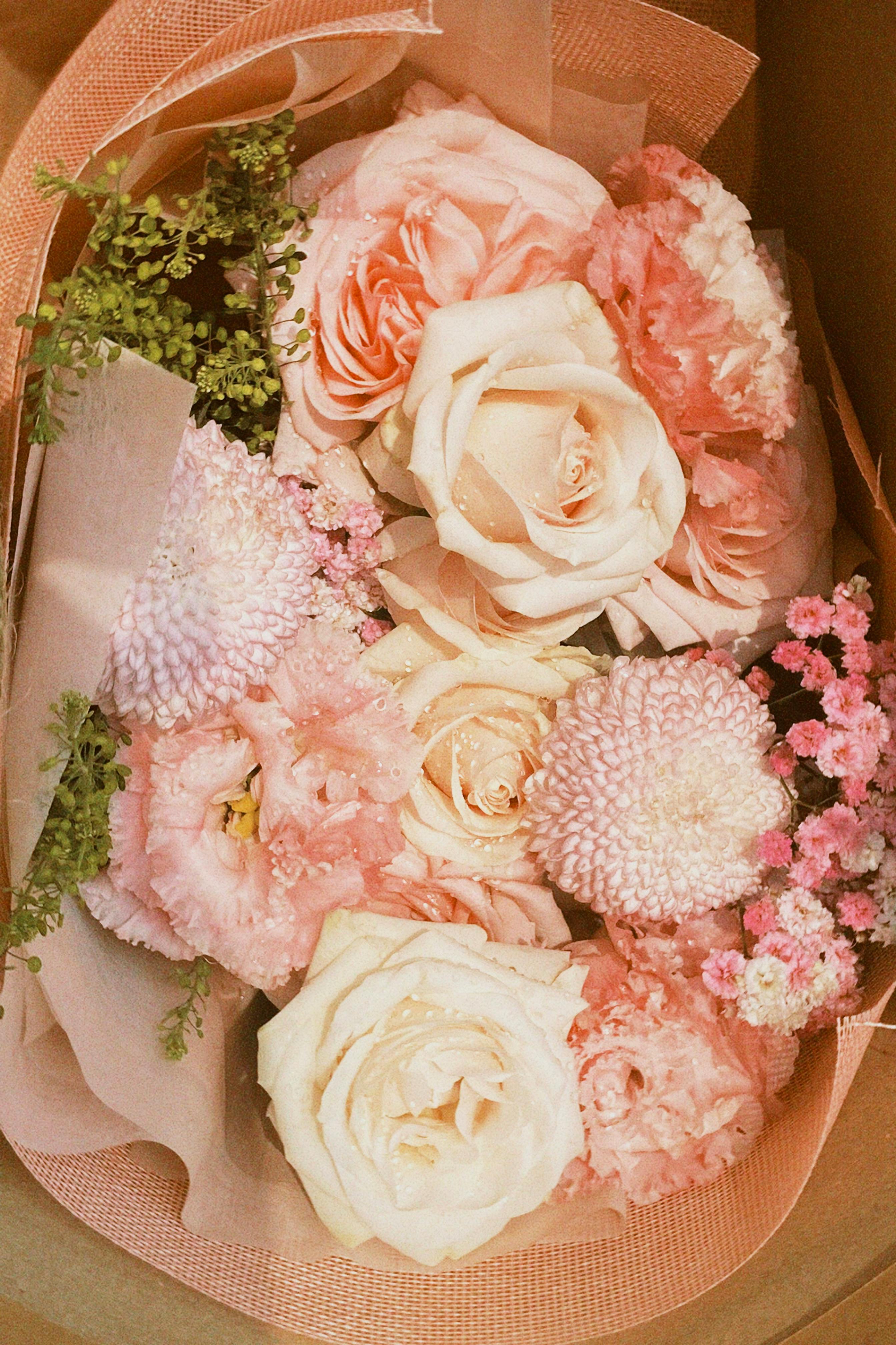 [ColoSach]-a-beautiful-bouquet-of-pink-and-white-roses-and-carnations,-perfect-for-weddings-or-special-occasions.