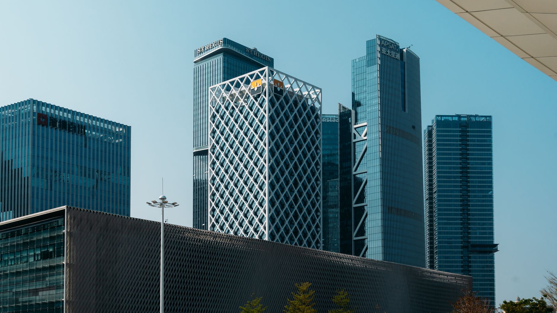 Former Apple Exec Bets on Shenzhen for Next Tech Giants in 2026