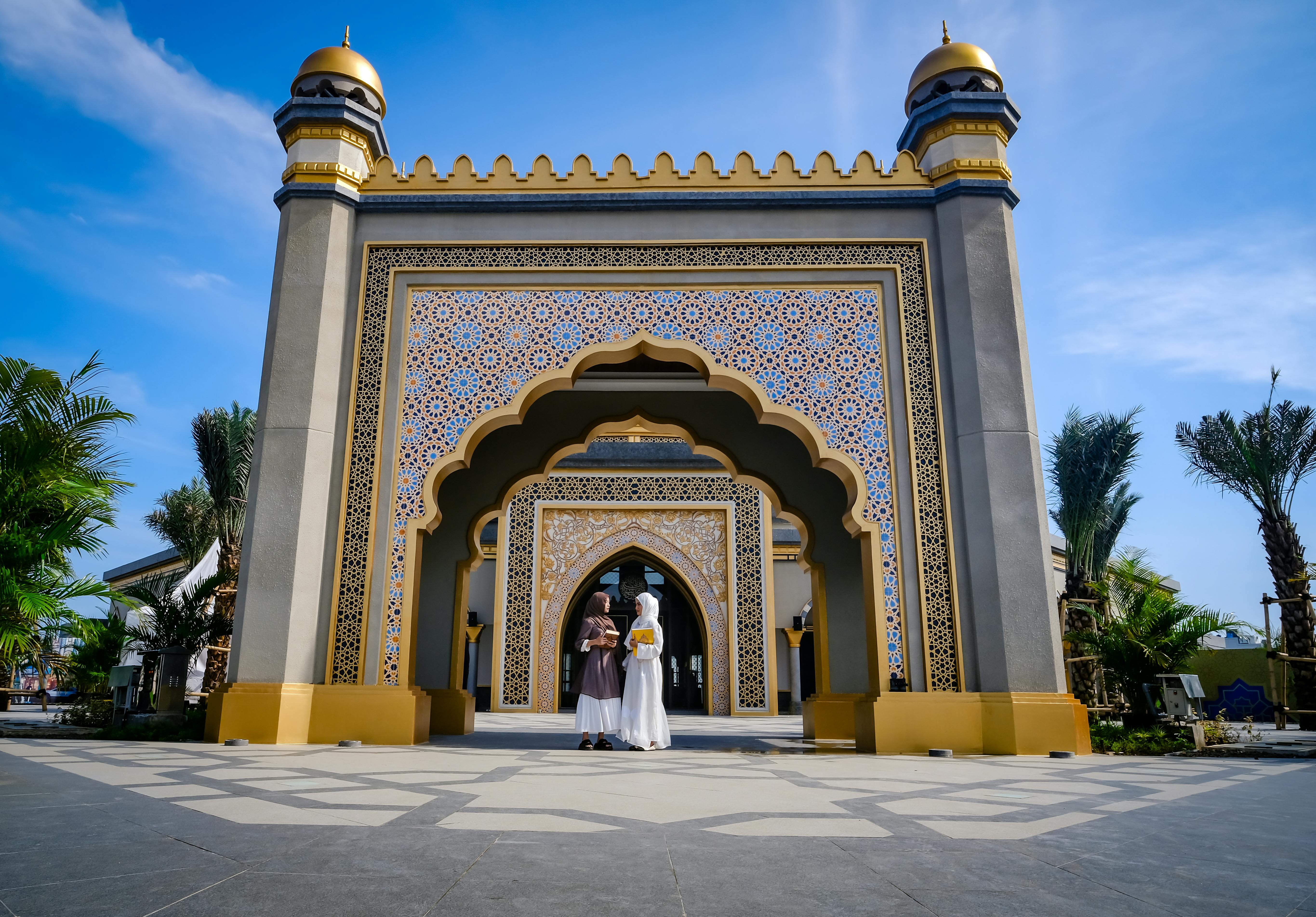 ईद उल फितर 2026 LIVE: ईरान युद्ध के साये में सउदी अरब और यूएई में फीकी पड़ी रौनक