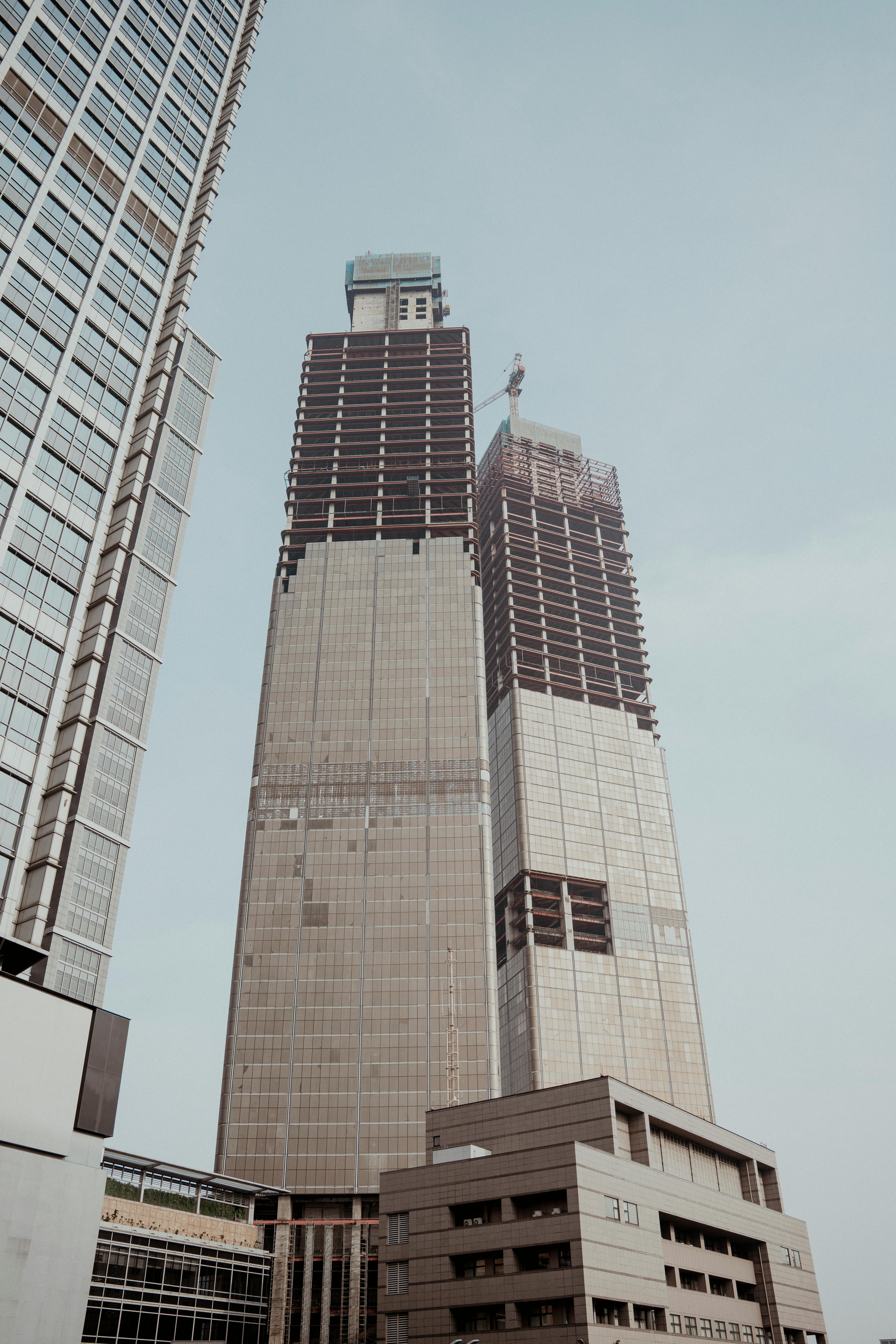 Gratis Vista de los modernos rascacielos de Yakarta que muestran la arquitectura urbana bajo un cielo despejado. Foto de stock