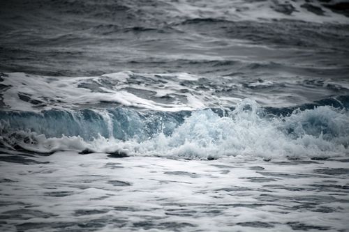Free Dynamic ocean waves captured in Guaratuba, Paraná, Brazil, showcasing raw nature's power. Stock Photo