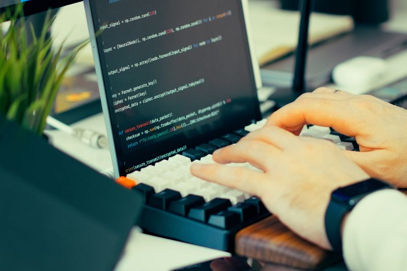 5. GlassWire AI Network Monitor