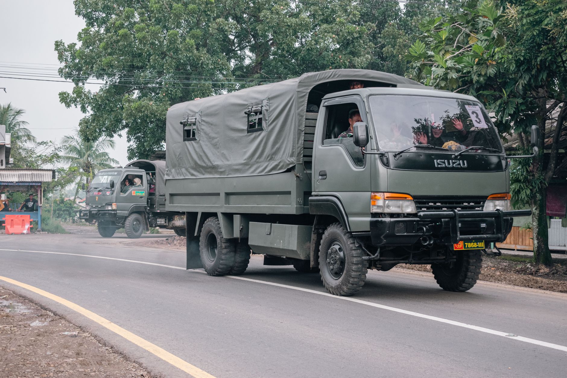 Military Vehicles Rolling Through Ottawa Highways This Weekend