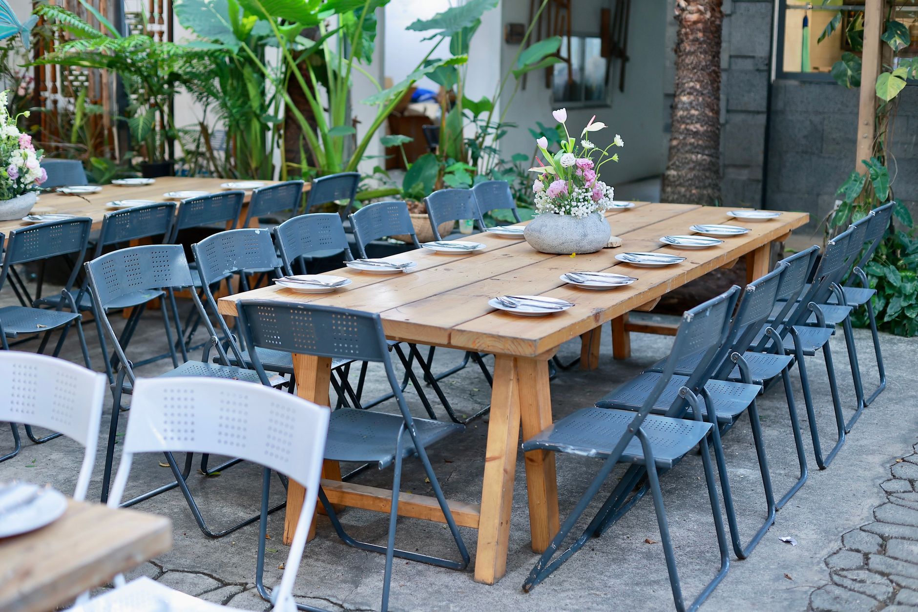 What to Buy for a Low-Maintenance Patio for Summer Entertaining