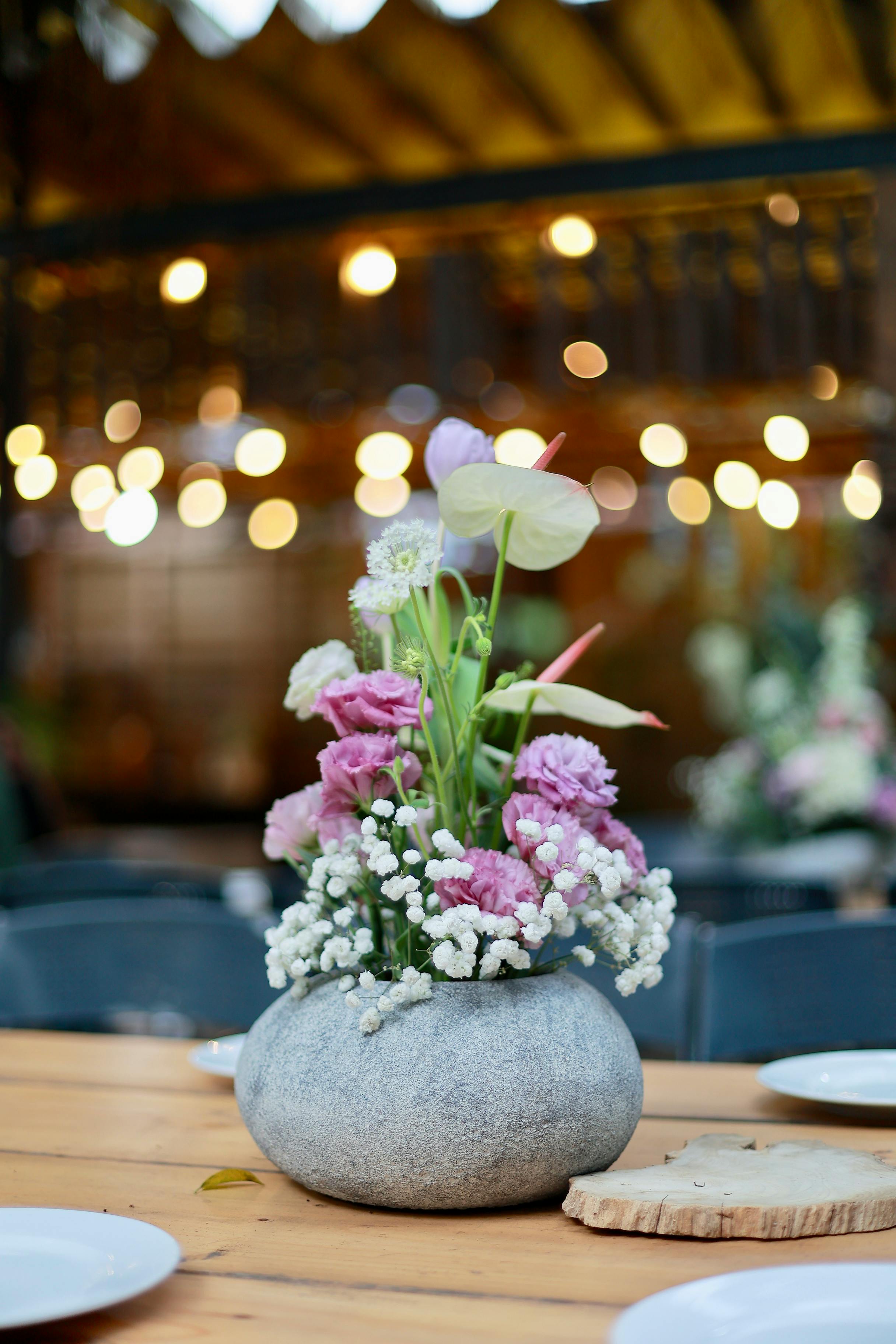 [ColoSach]-beautiful-floral-arrangement-on-a-rustic-table,-perfect-for-weddings.