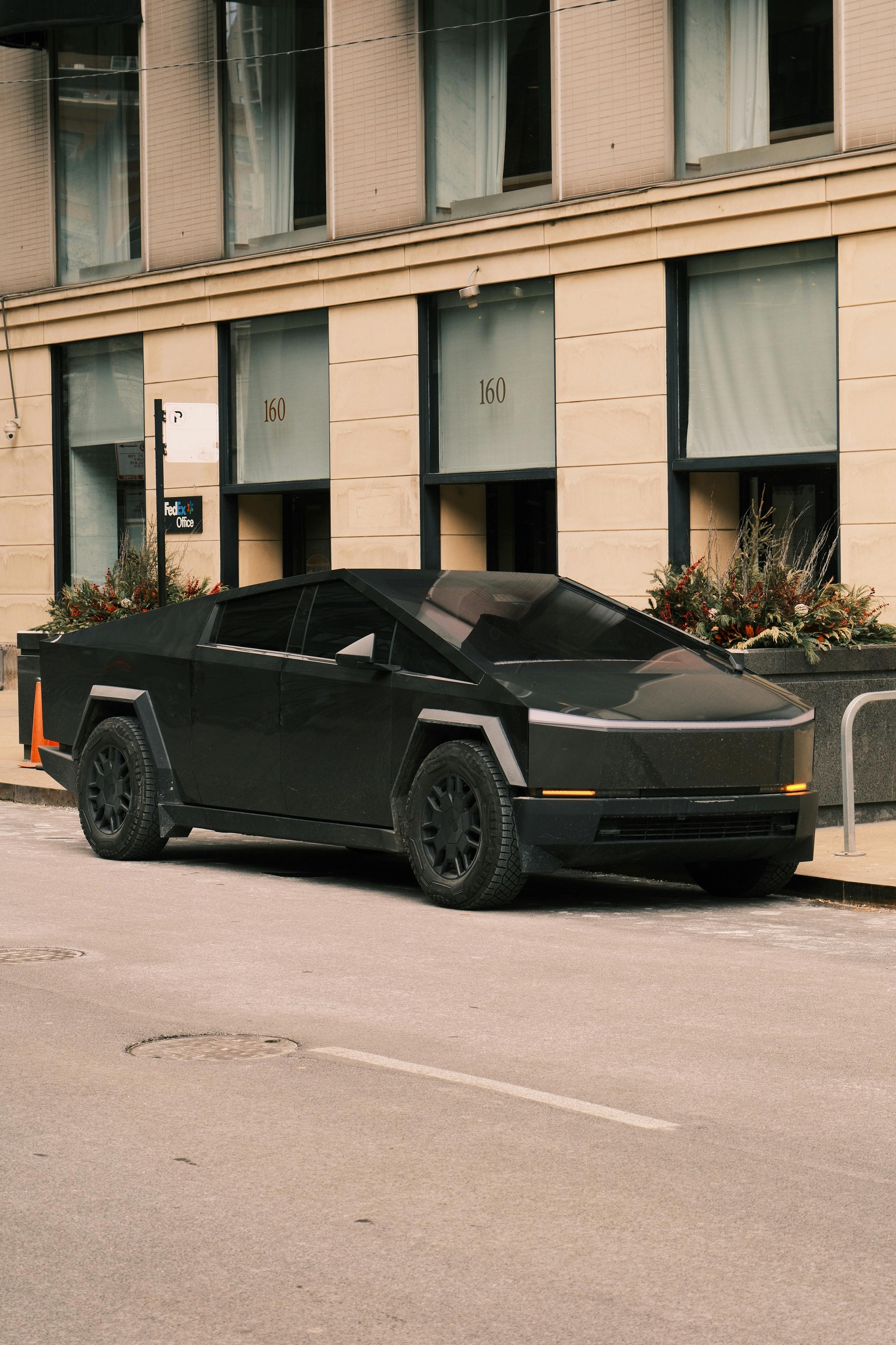 特斯拉 Model 3 深度评测｜5 大优点 3 大缺点 +2 个车主真实反馈，23 万起值不值得买？