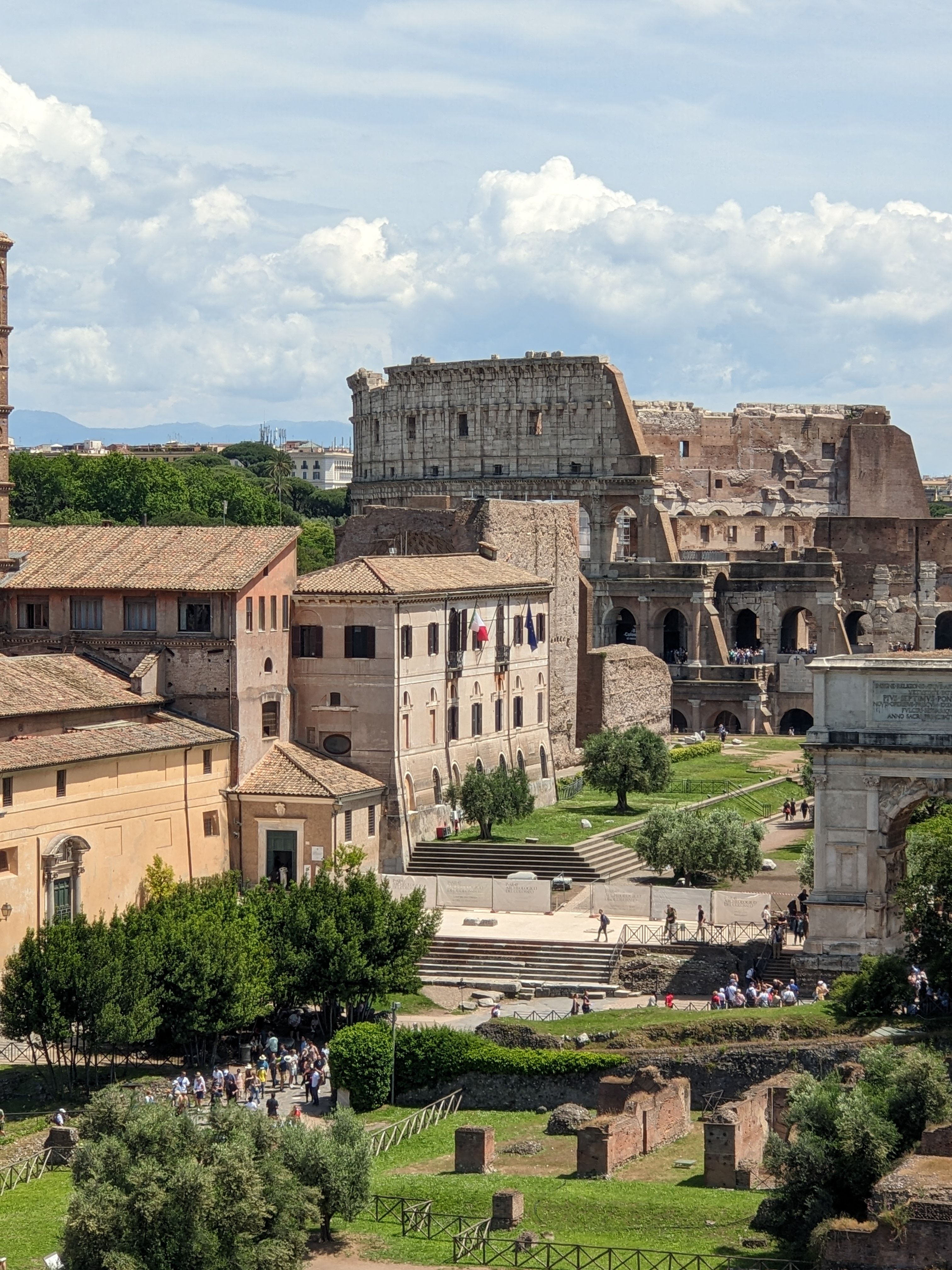 Iconic View of The Colosseum in Rome · Free Stock Photo