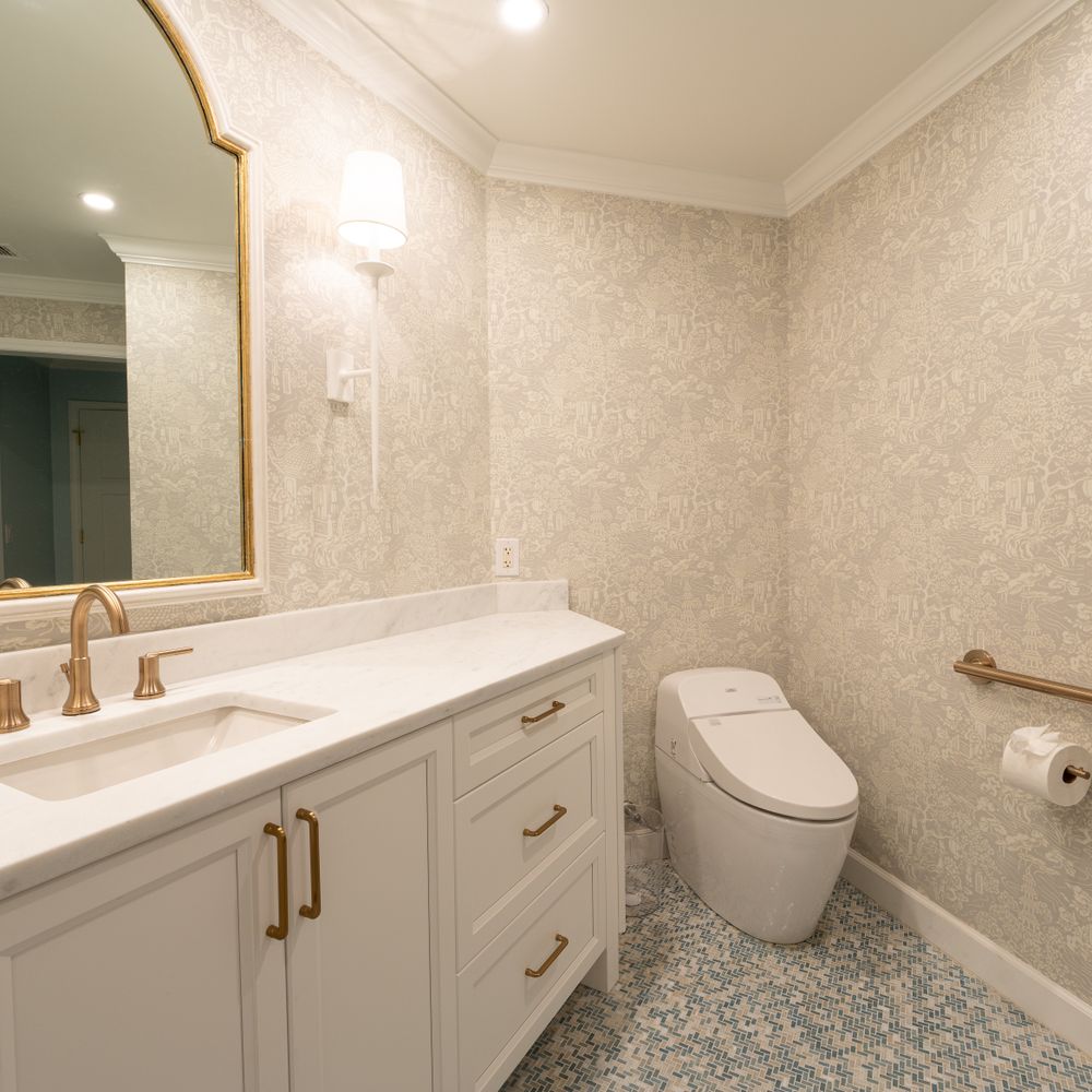 Wallpapering in North Woolwich — the finished result after a professional repaint
