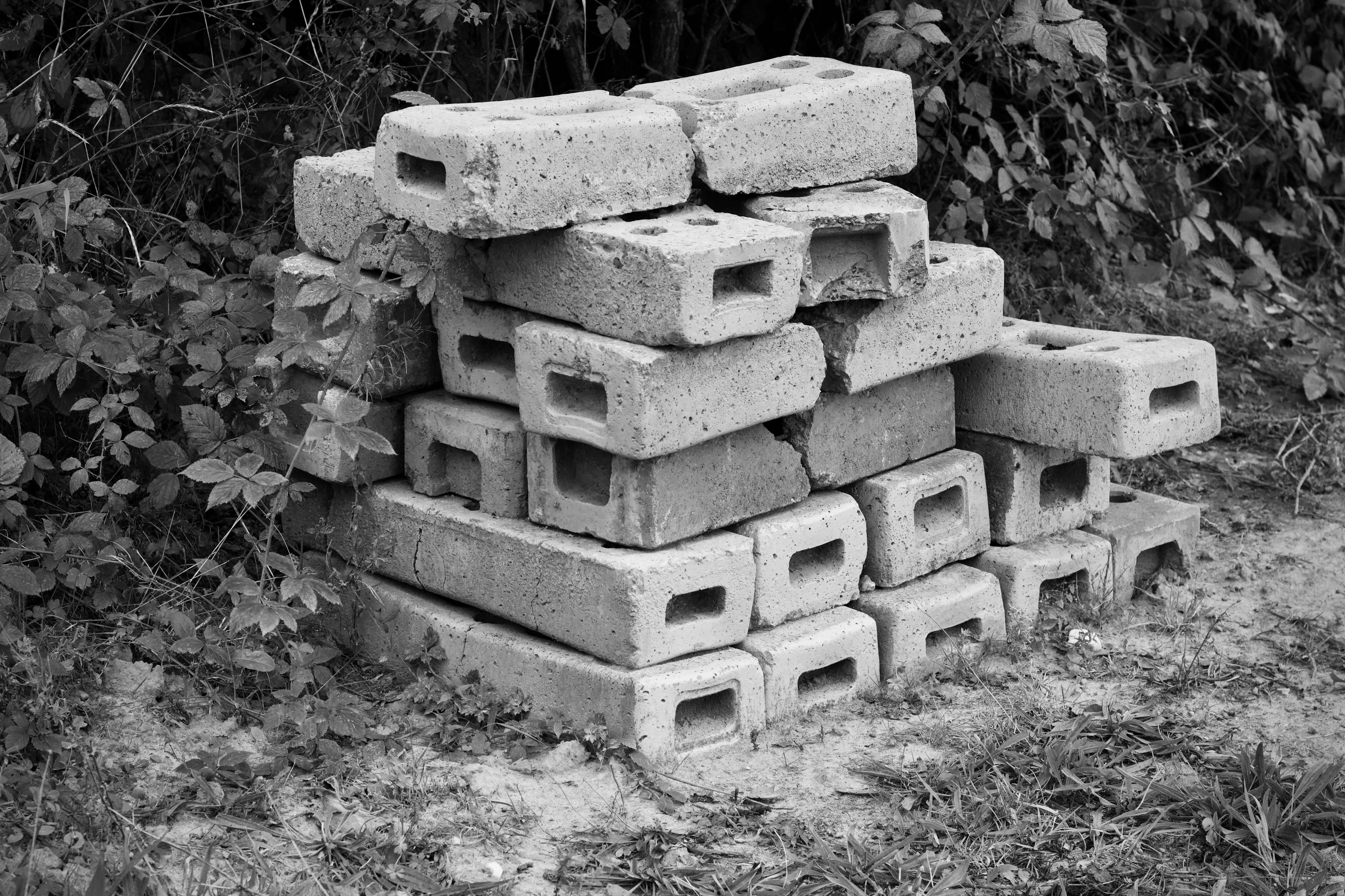 Blocs rouges empilés en perspective