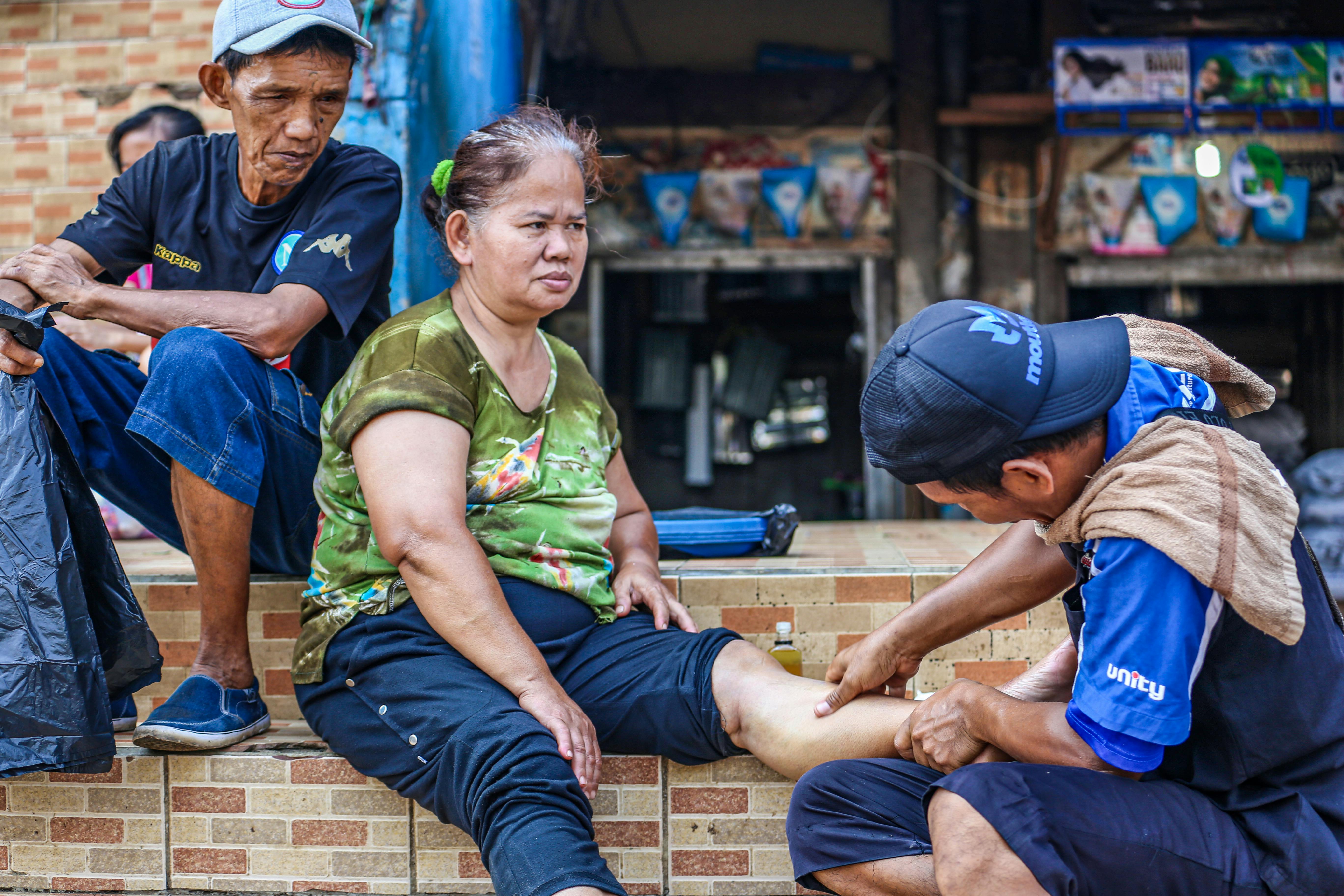 How Johnson &amp; Johnson is helping healthcare providers remotely monitor and support patient health — Photo by Nadirsyah Na