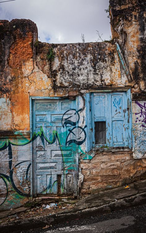 Rustic Graffiti Rustic Abandoned Building with Graffiti Art · Free Stock Photo